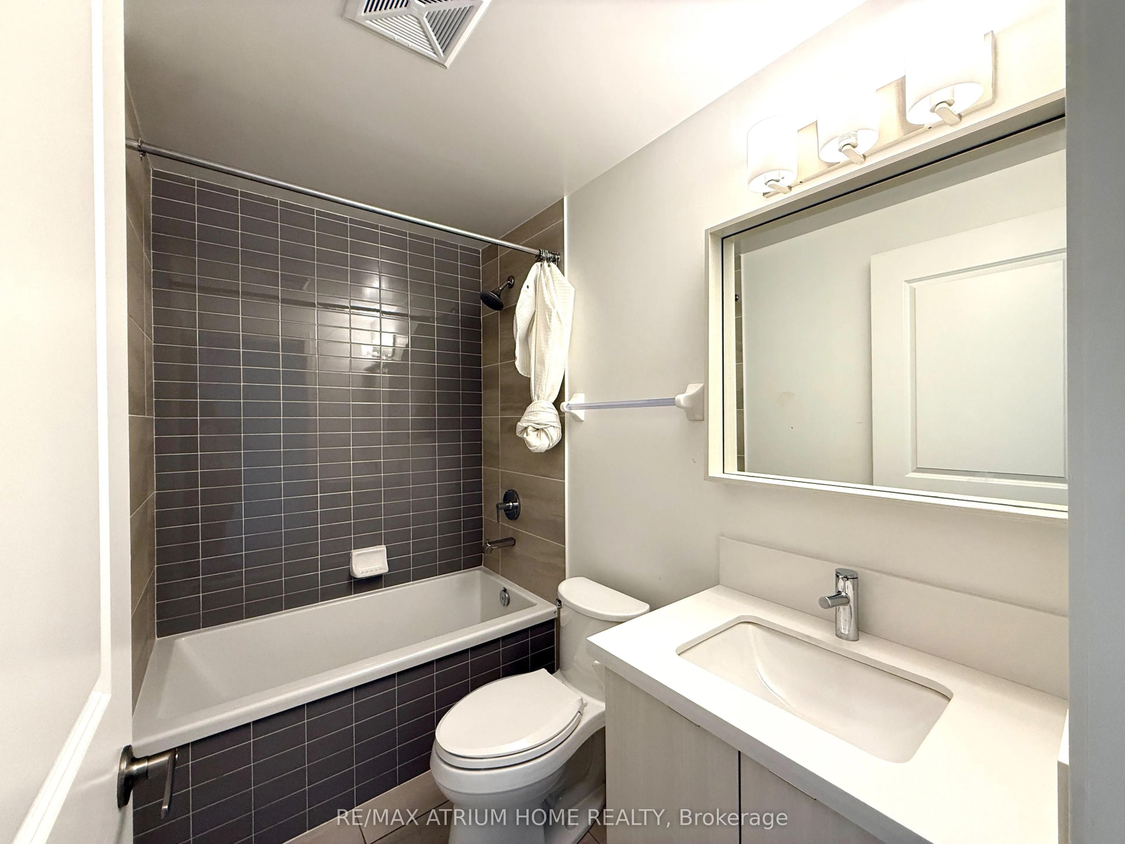 4699 Glen Erin Drive, #305