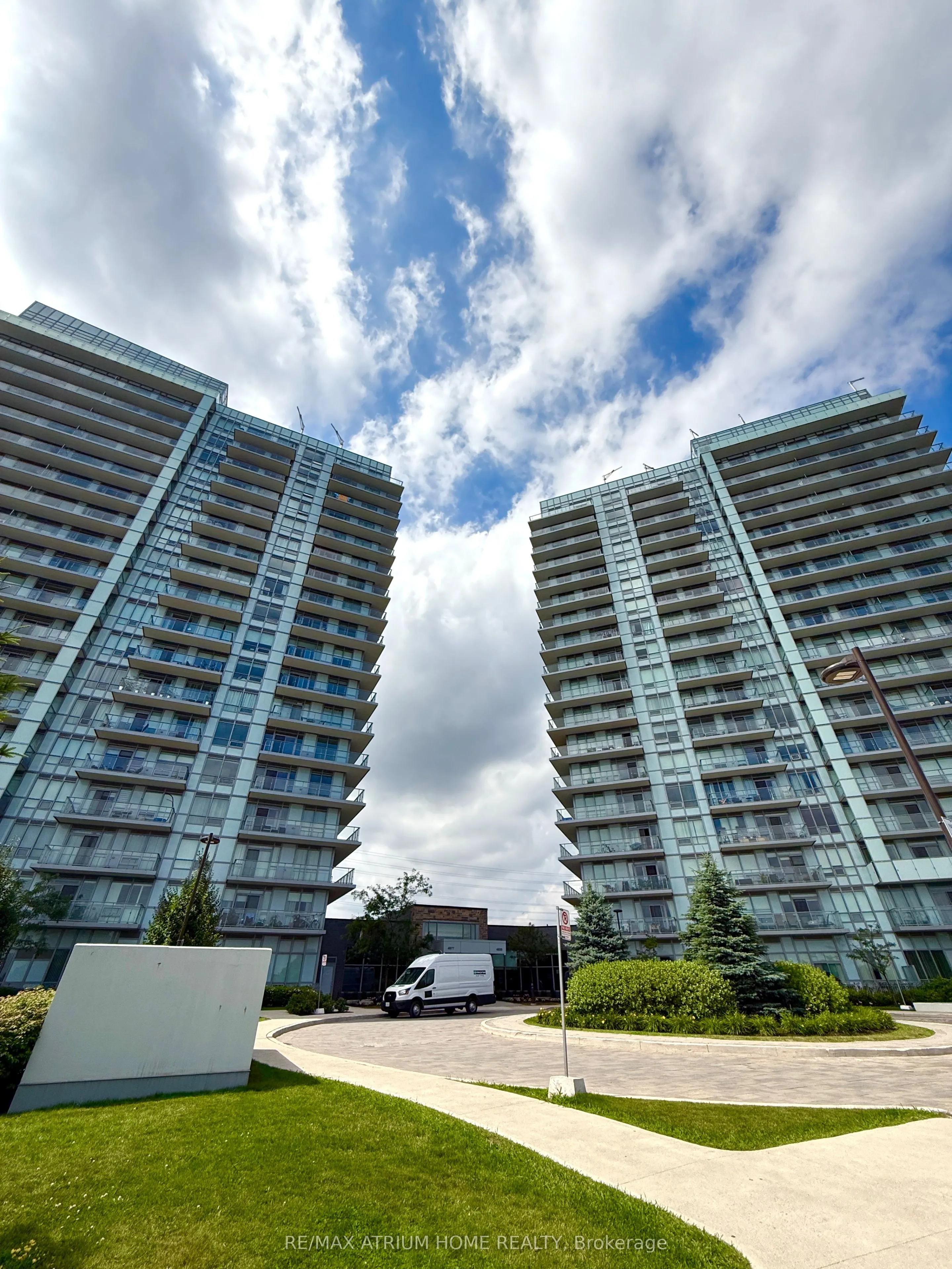 4699 Glen Erin Drive, #305