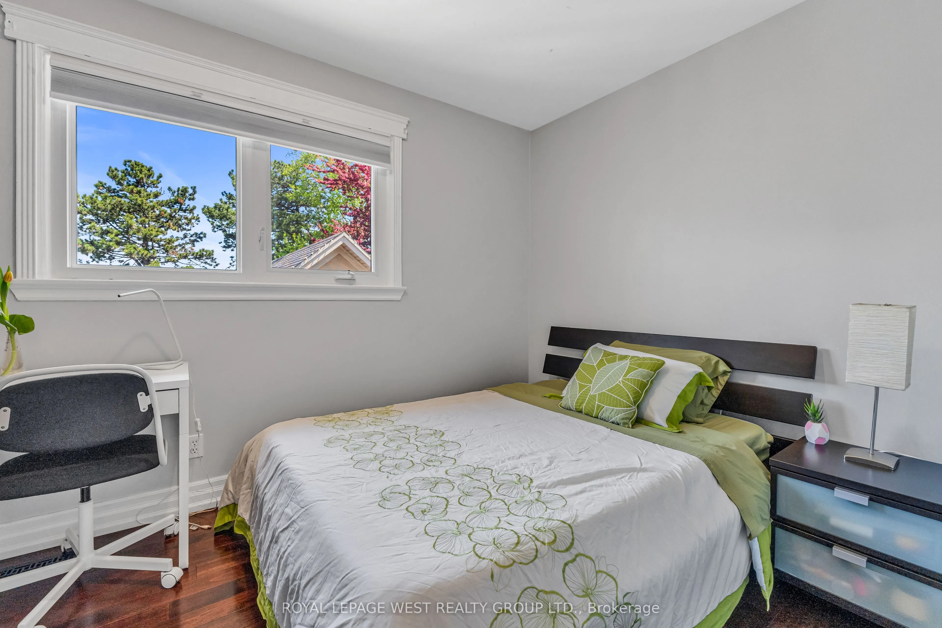 1321 Canford Crescent