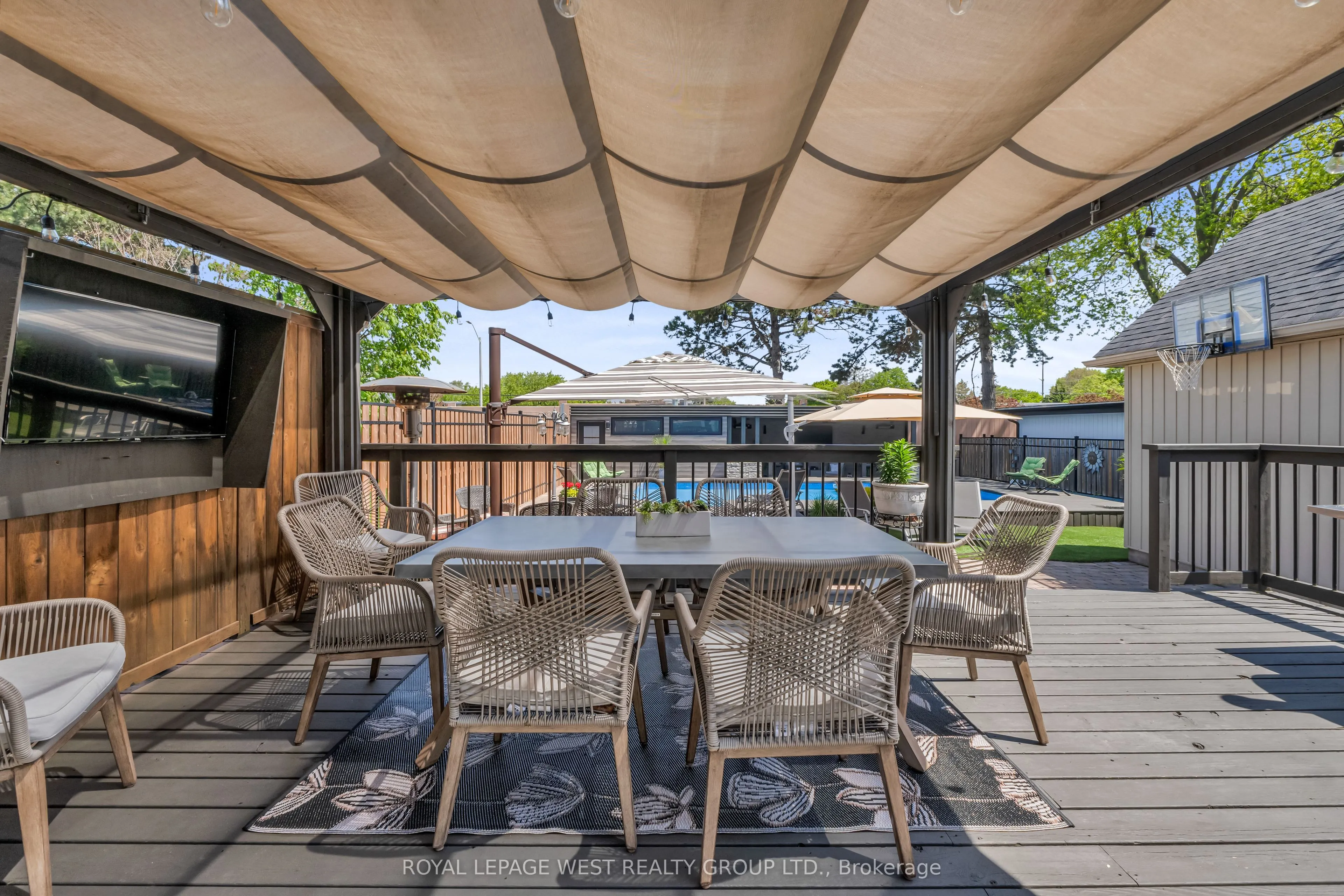 1321 Canford Crescent