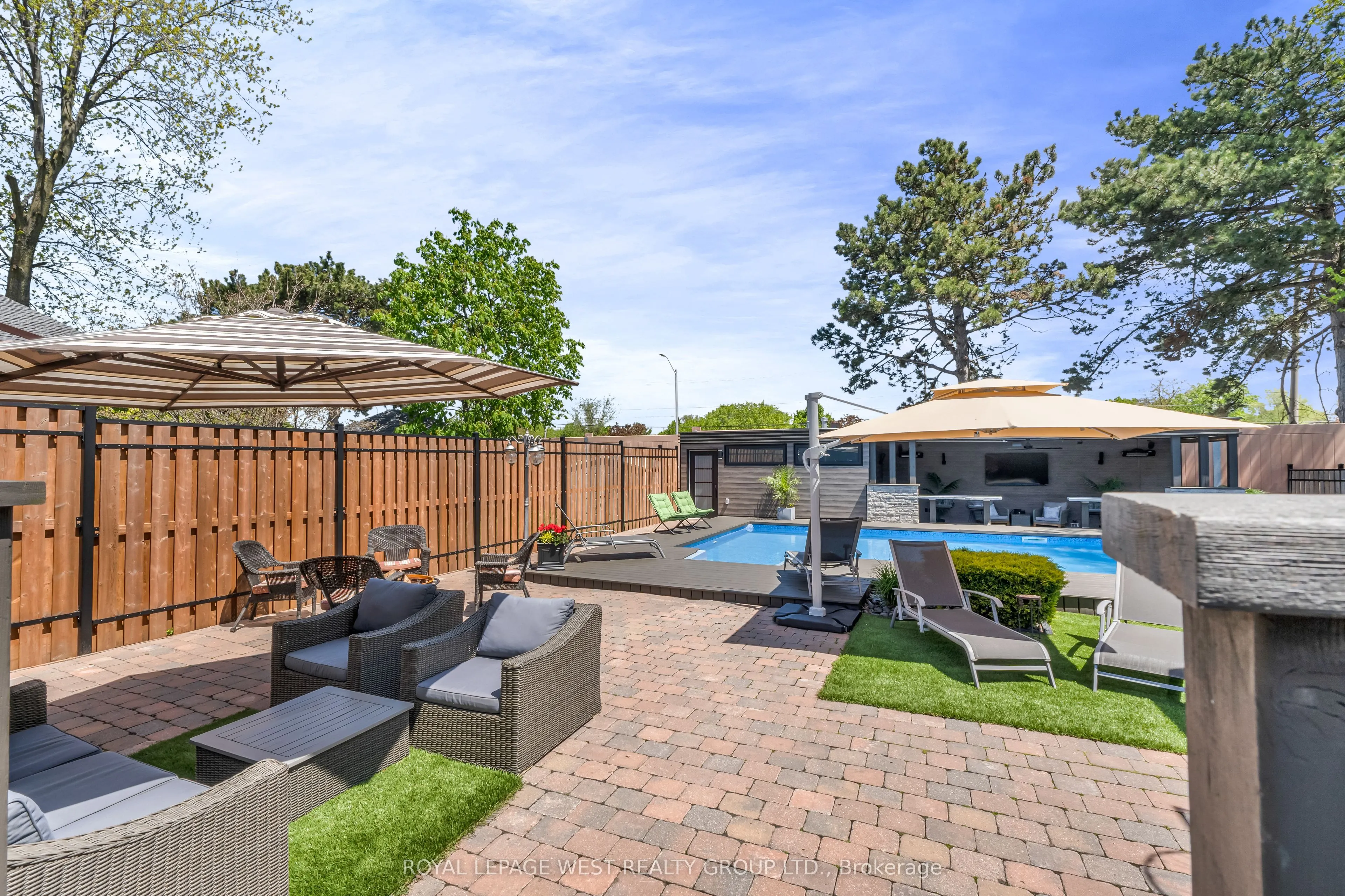 1321 Canford Crescent