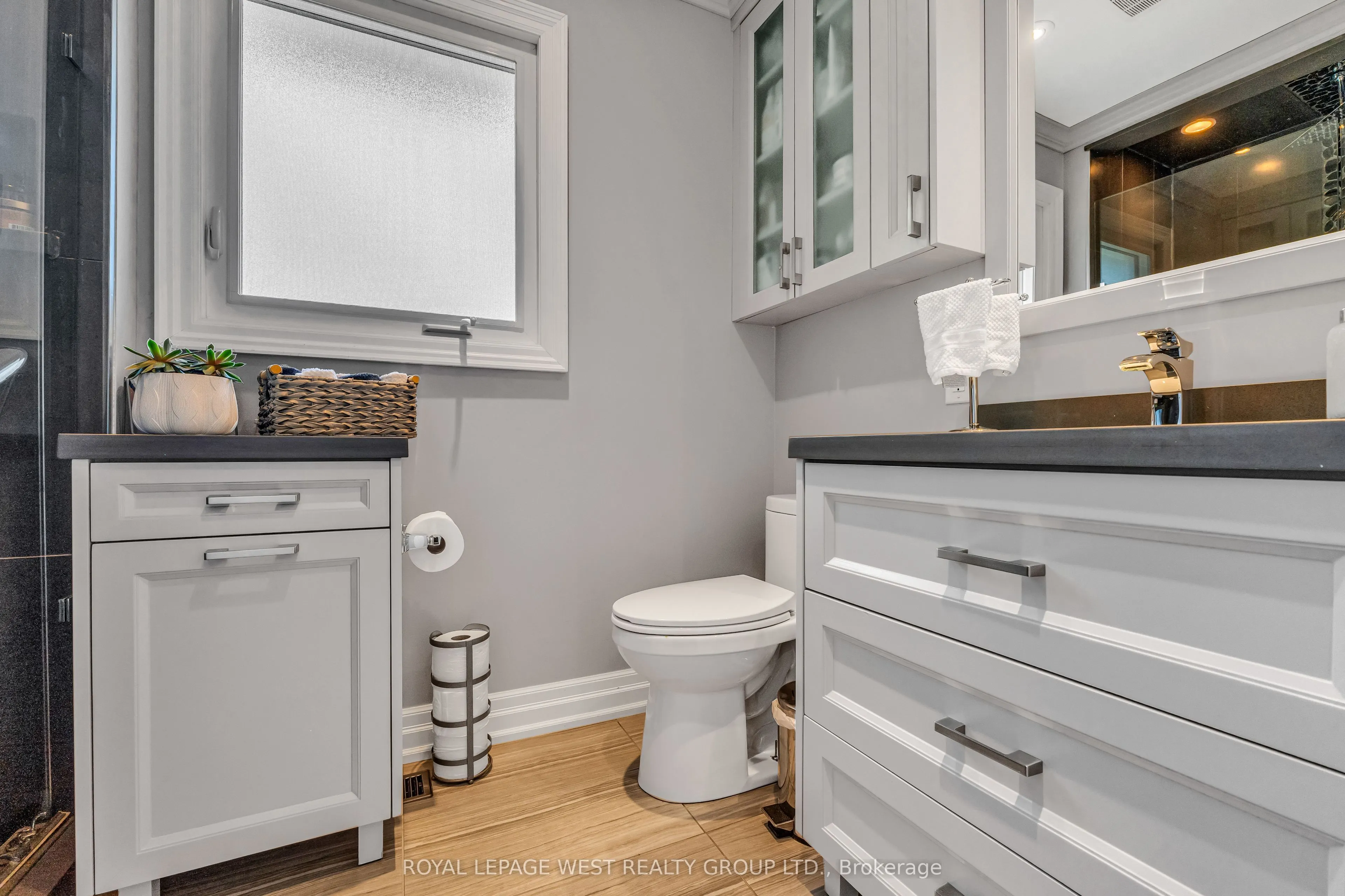 1321 Canford Crescent