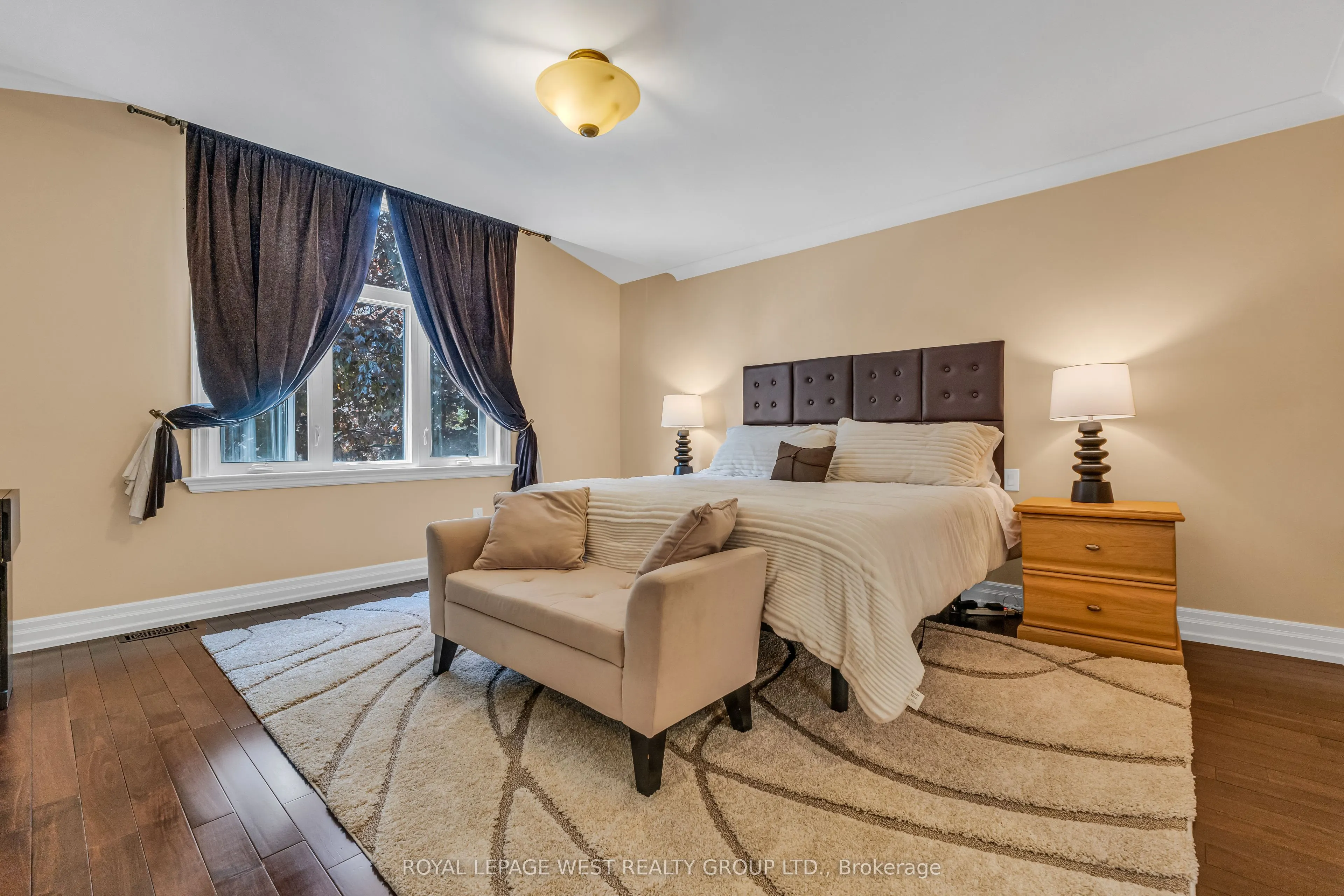 1321 Canford Crescent