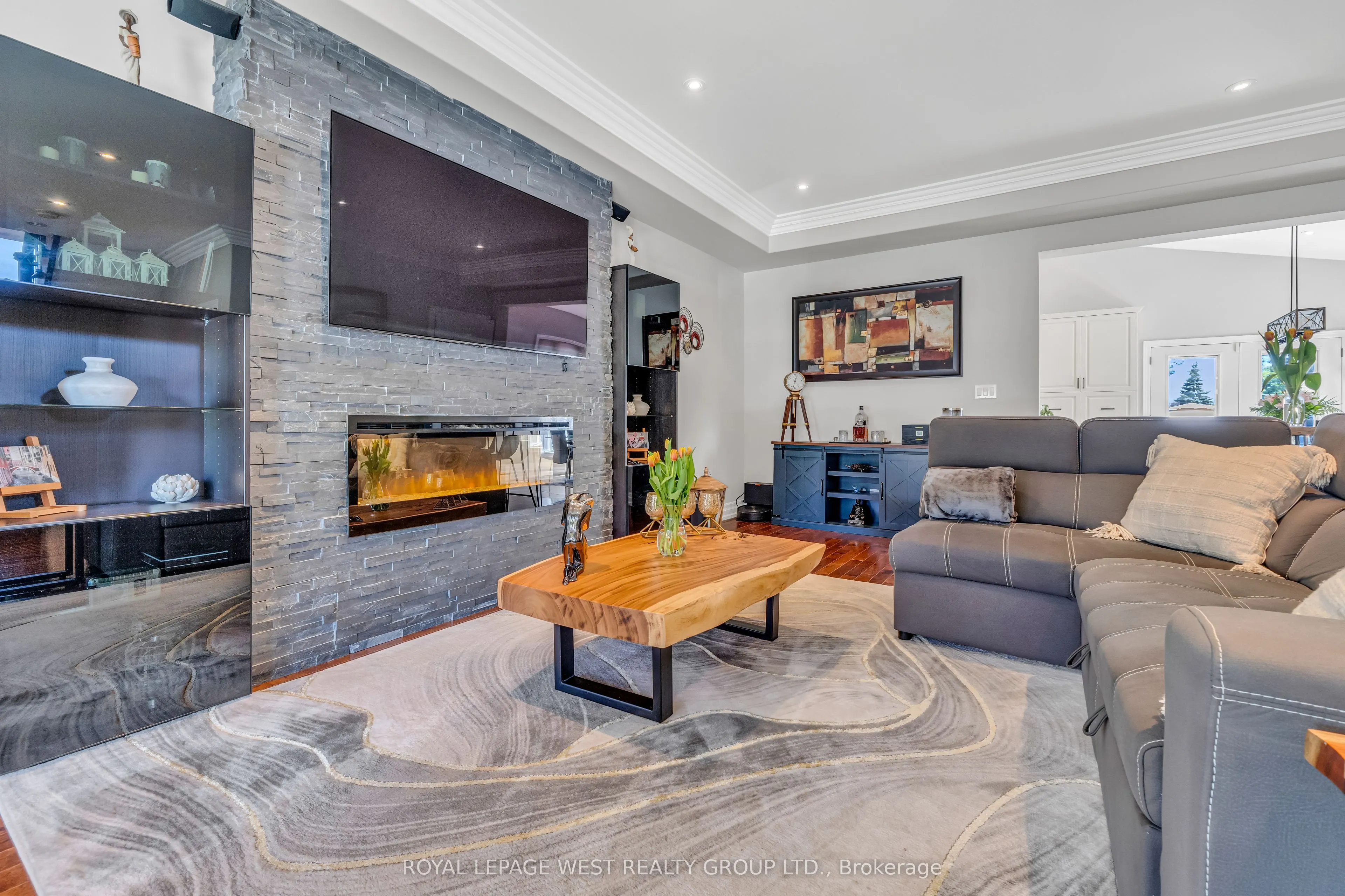 1321 Canford Crescent