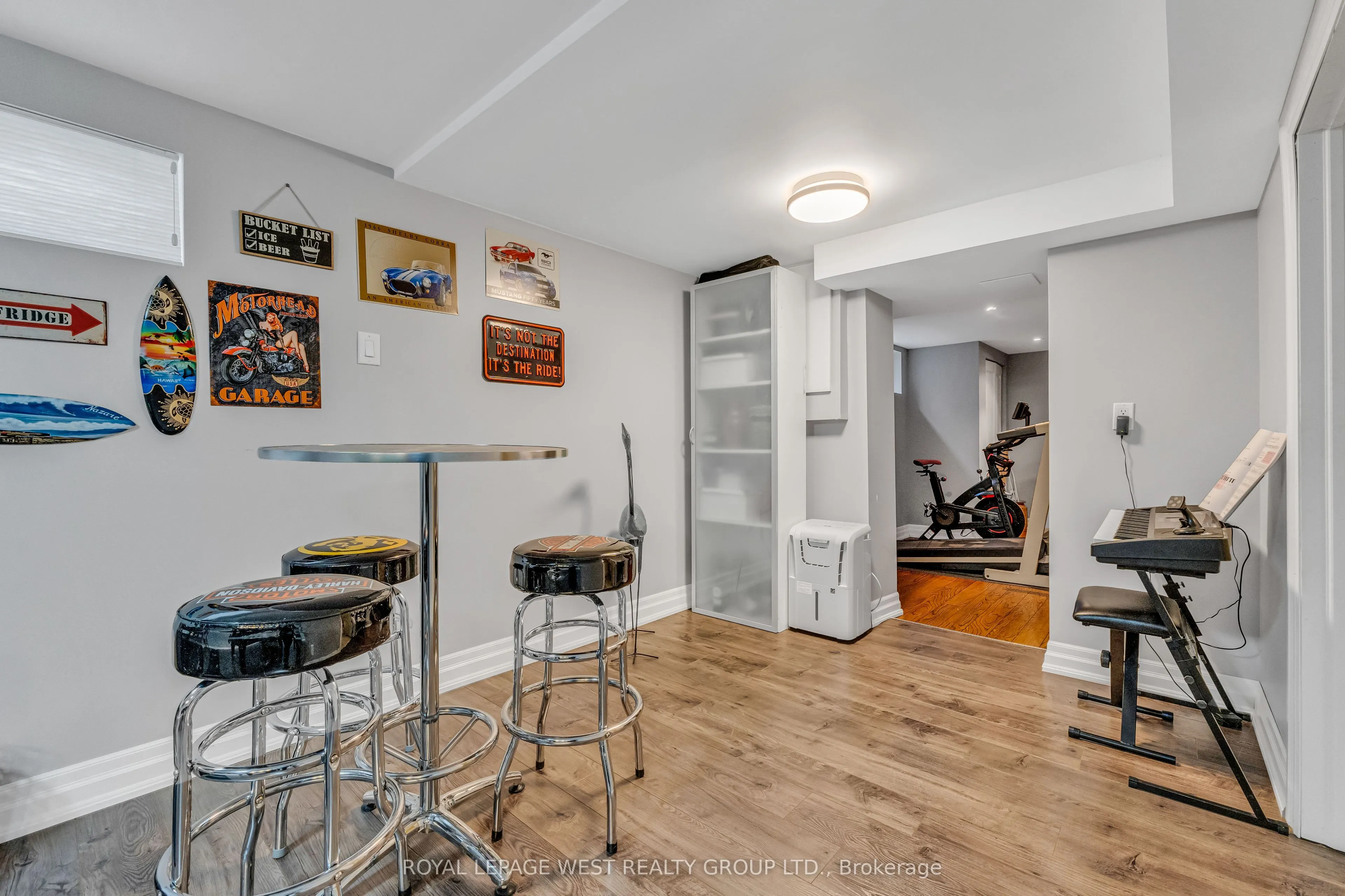 1321 Canford Crescent