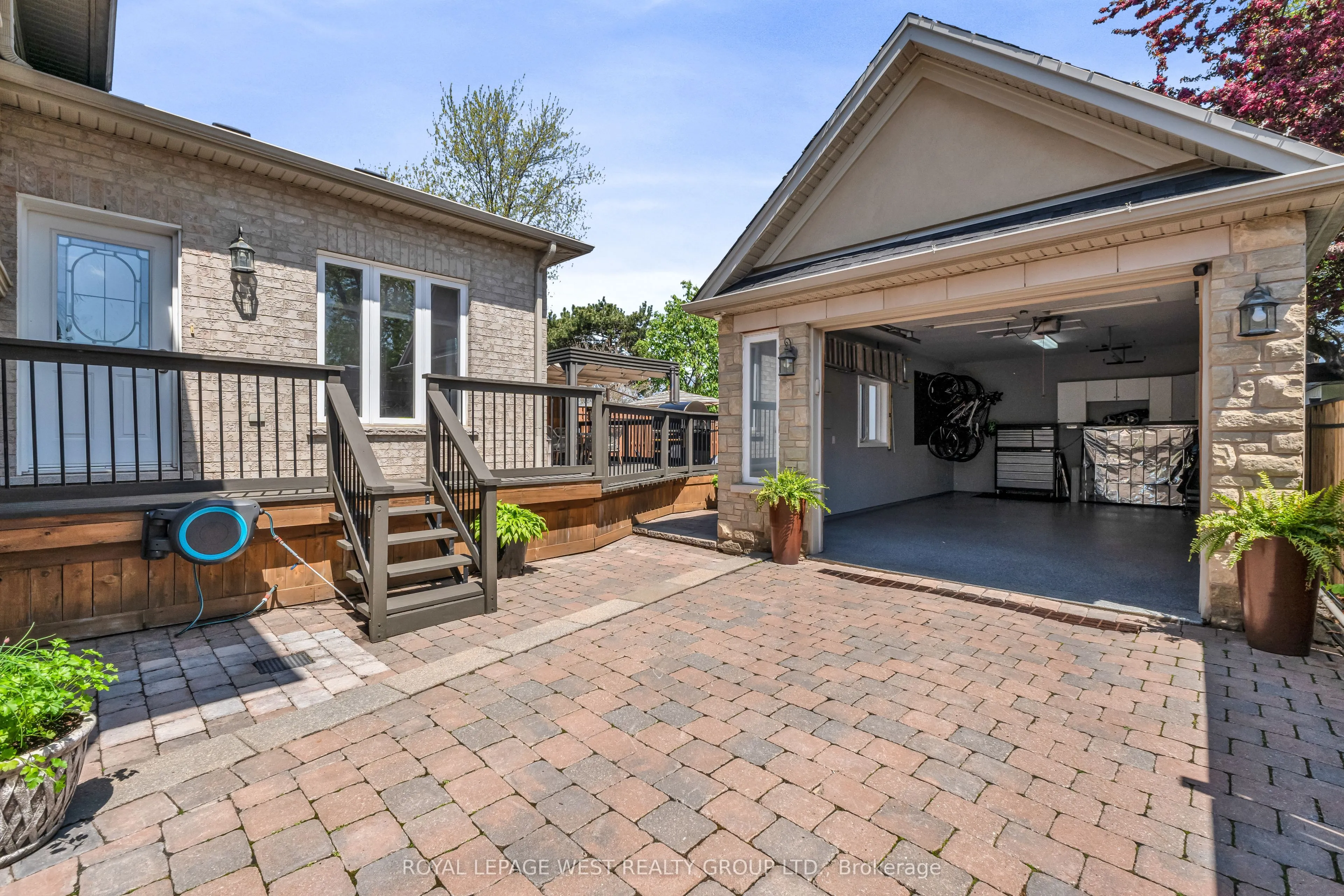 1321 Canford Crescent