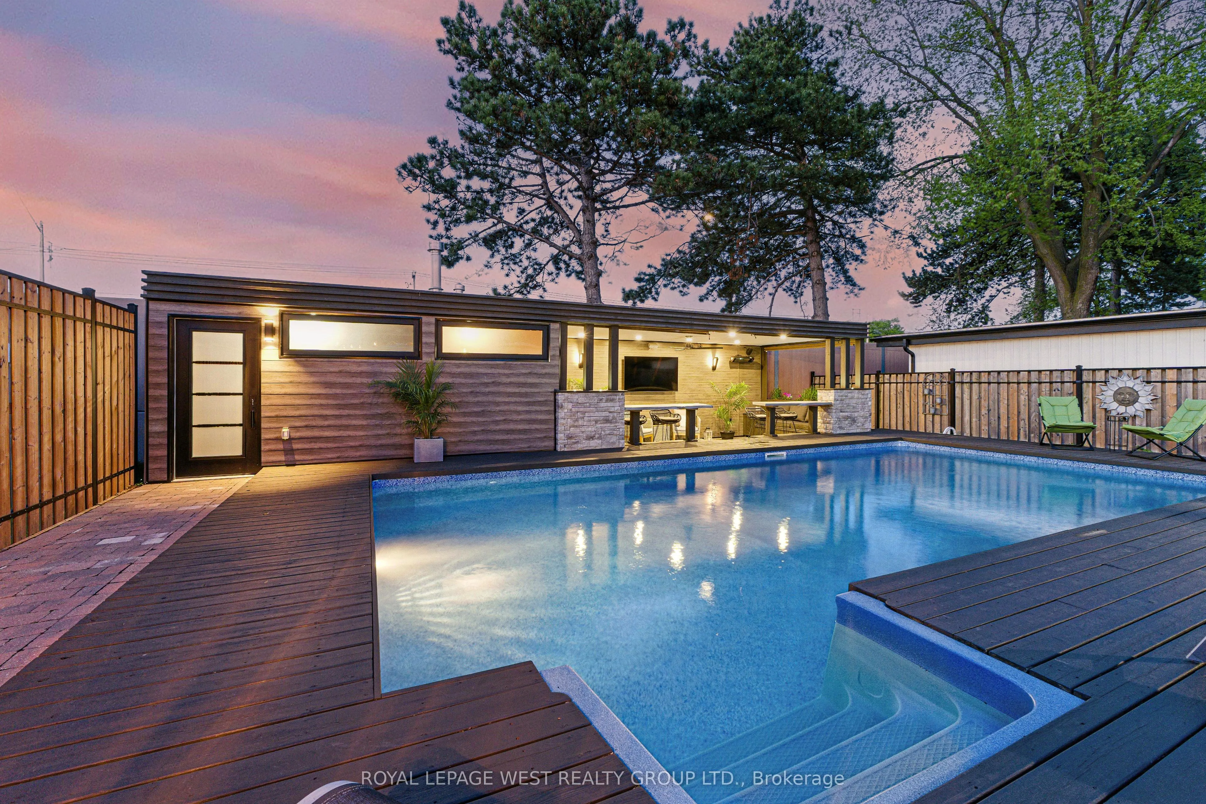 1321 Canford Crescent