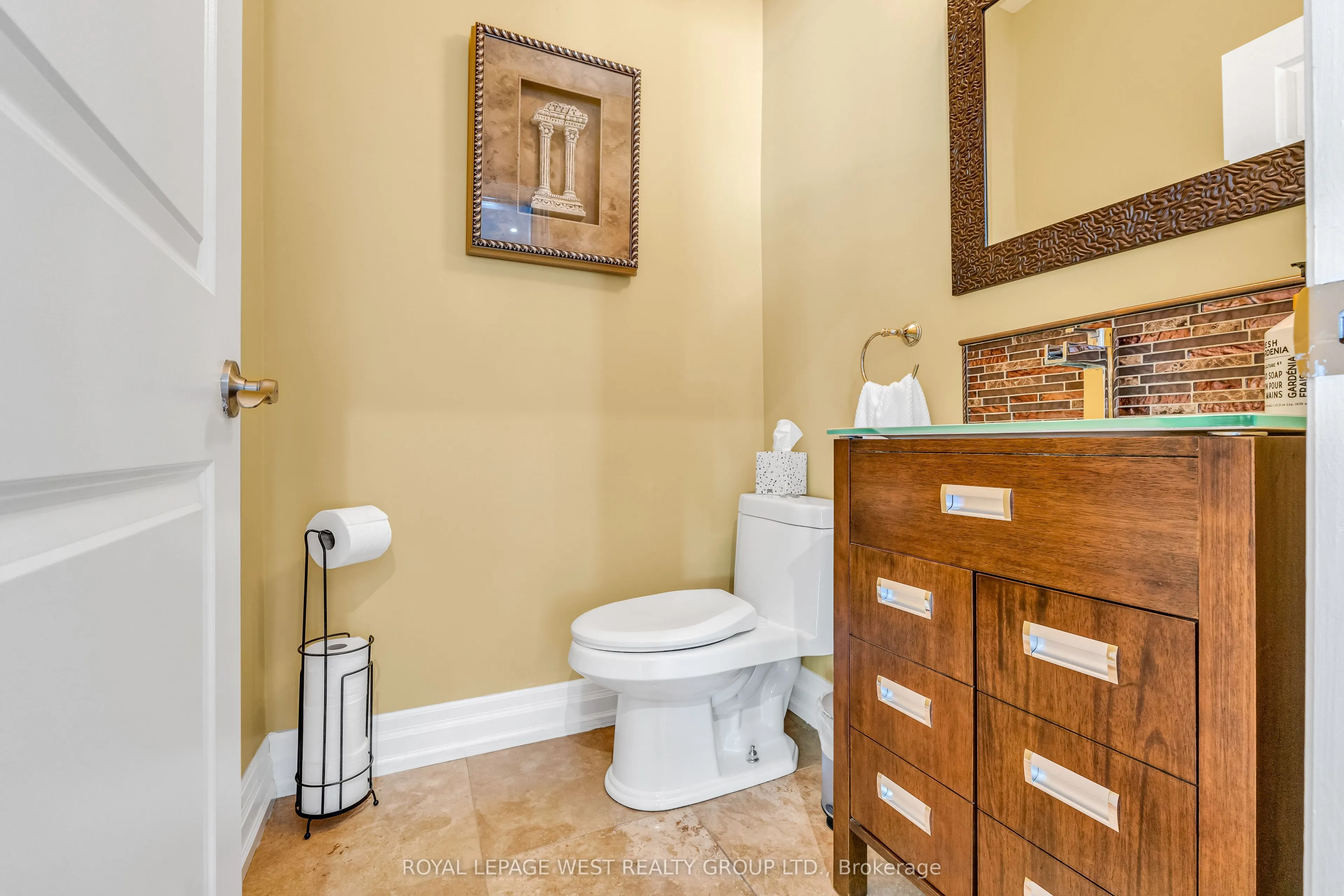 1321 Canford Crescent