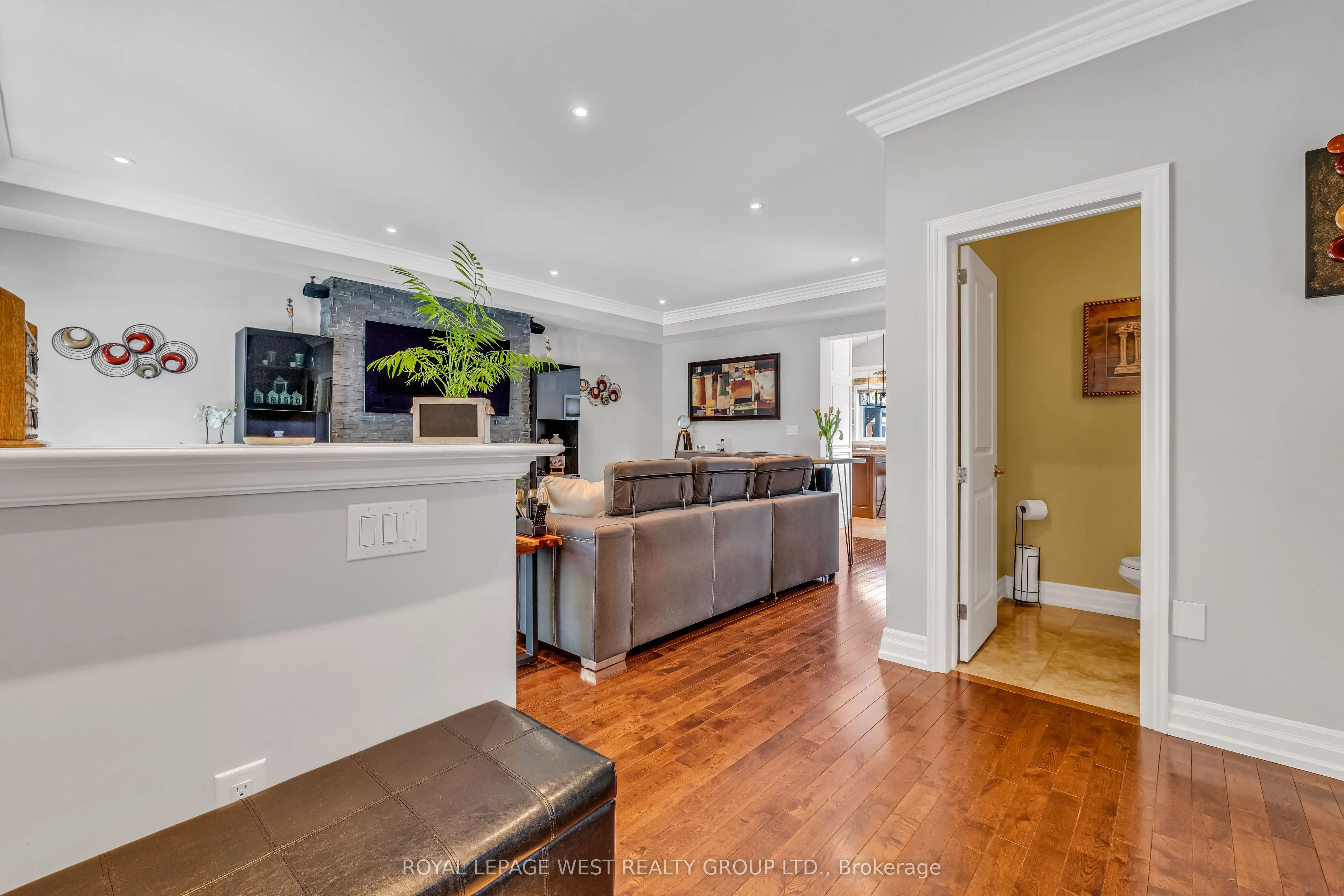 1321 Canford Crescent