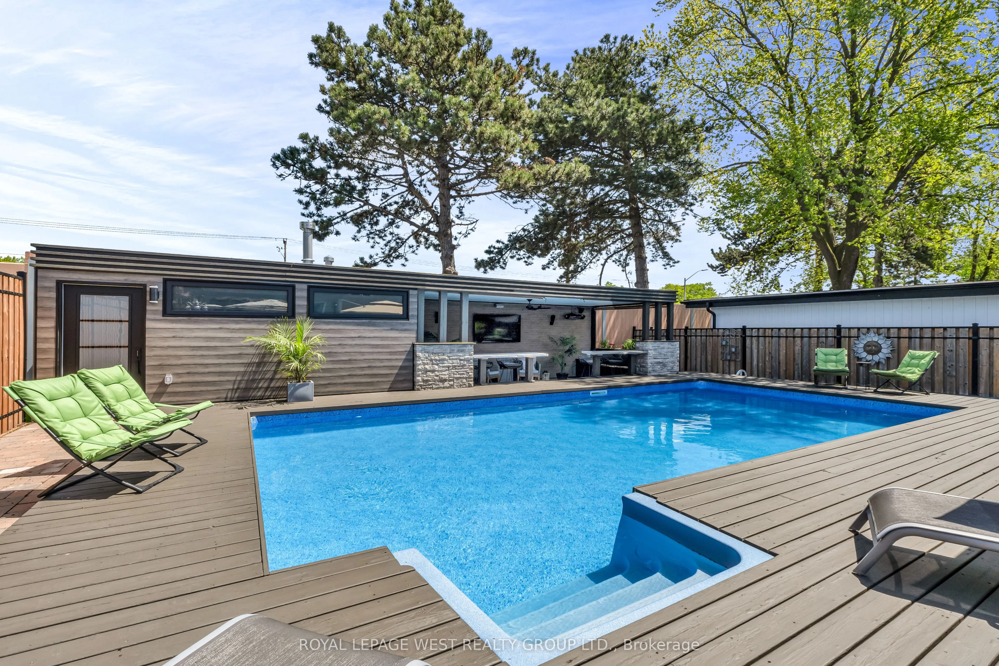 1321 Canford Crescent