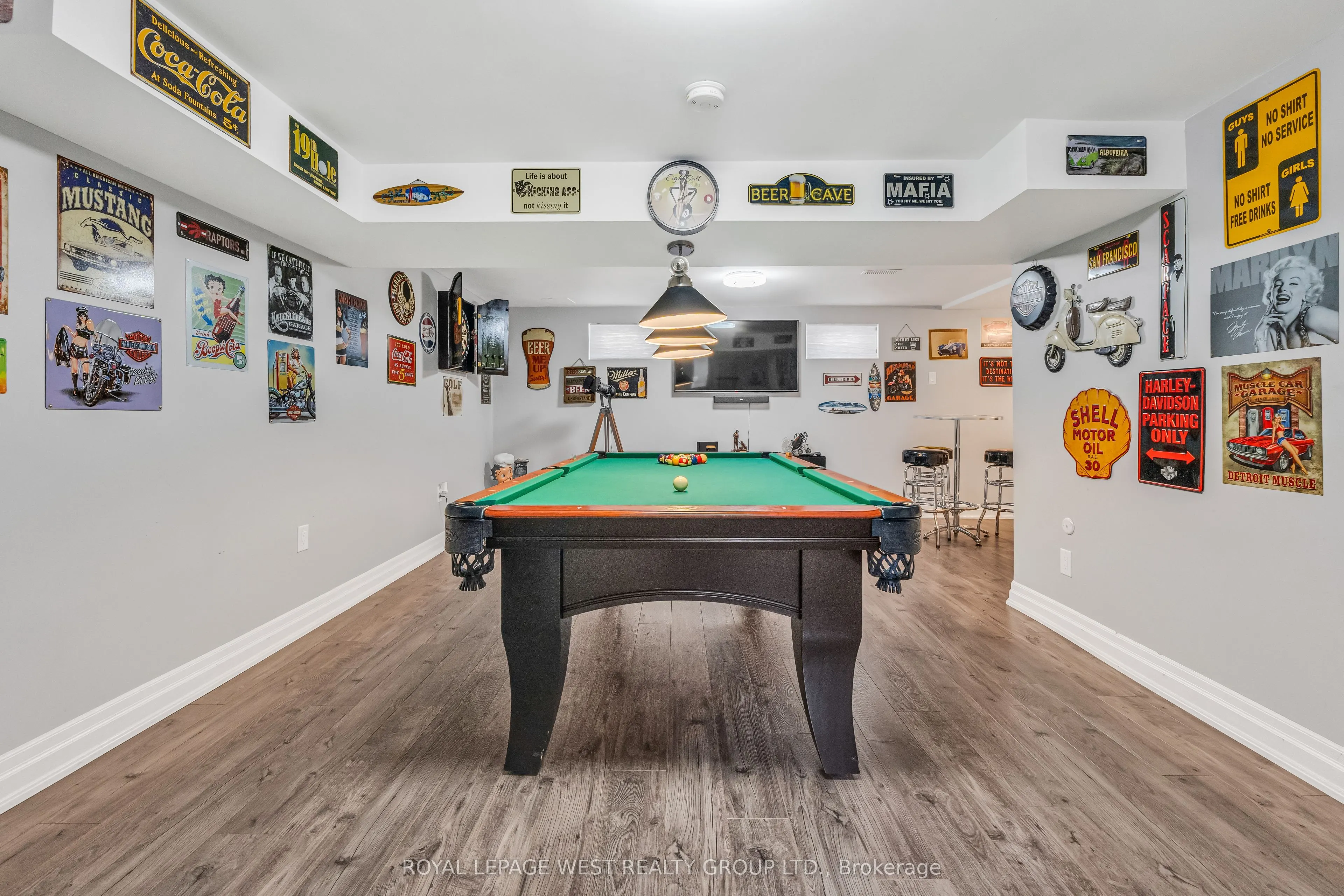 1321 Canford Crescent