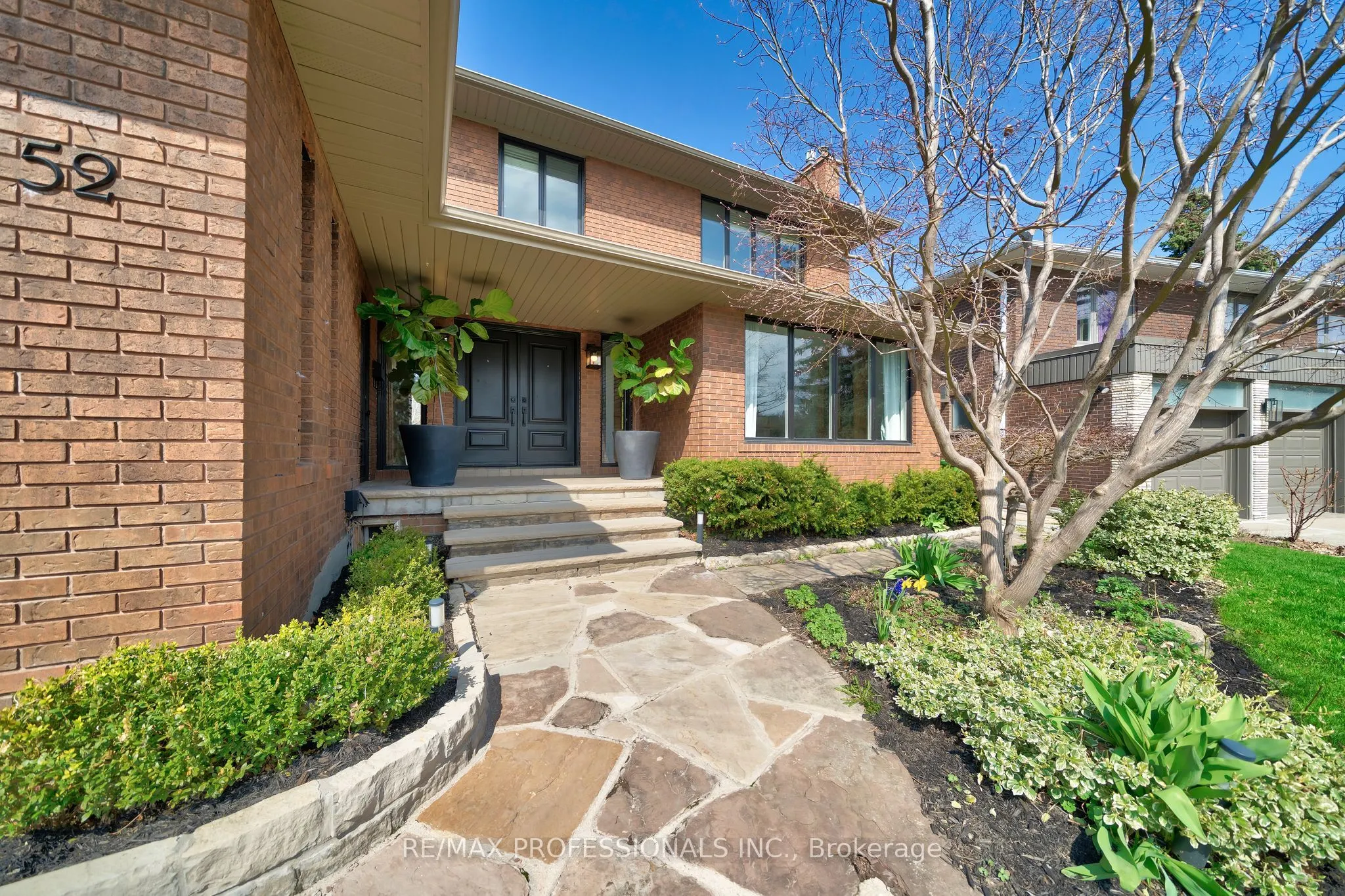 52 Courtsfield Crescent