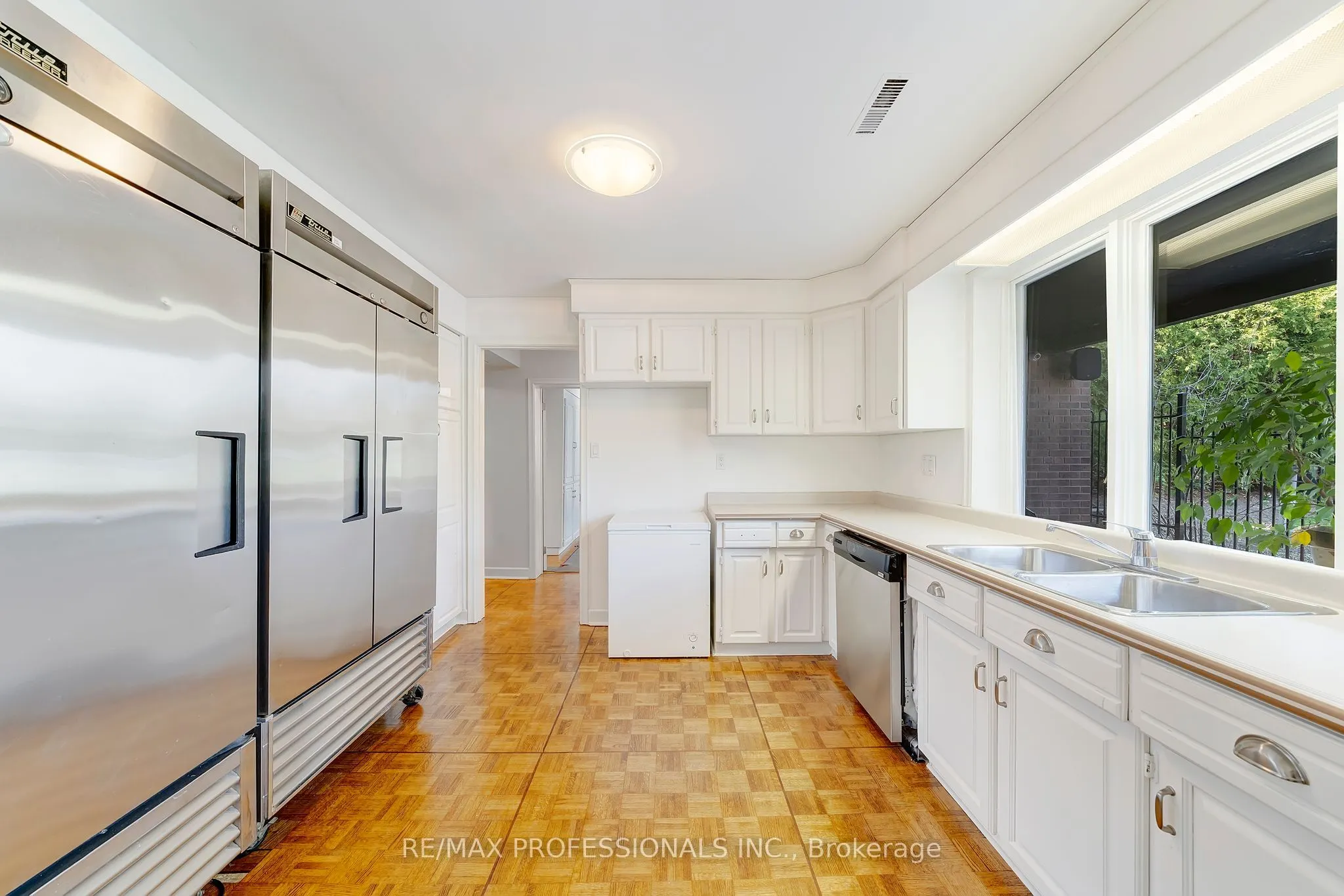 52 Courtsfield Crescent