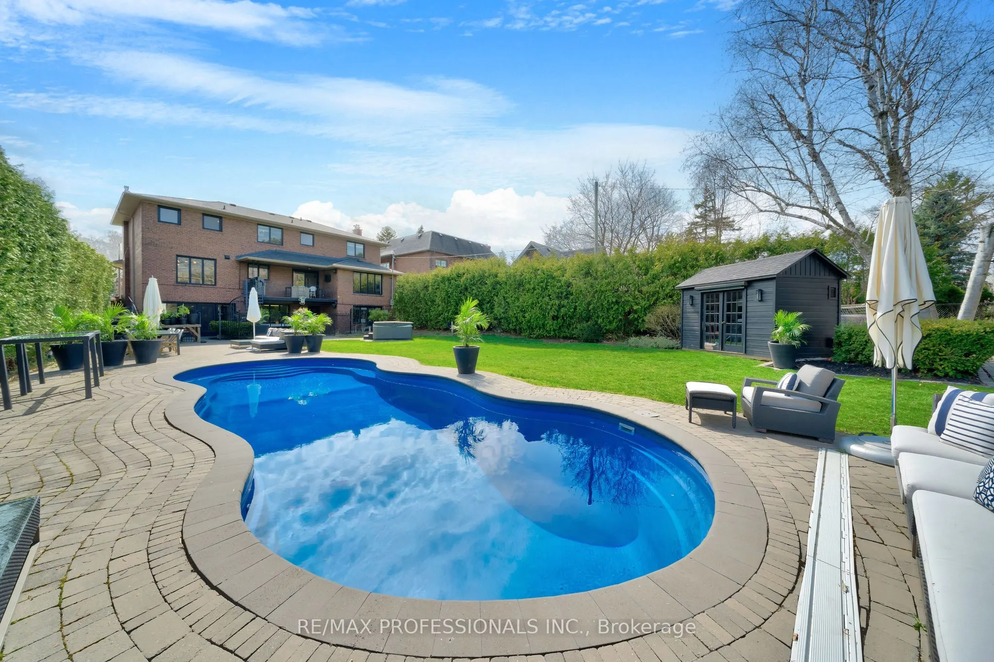 52 Courtsfield Crescent
