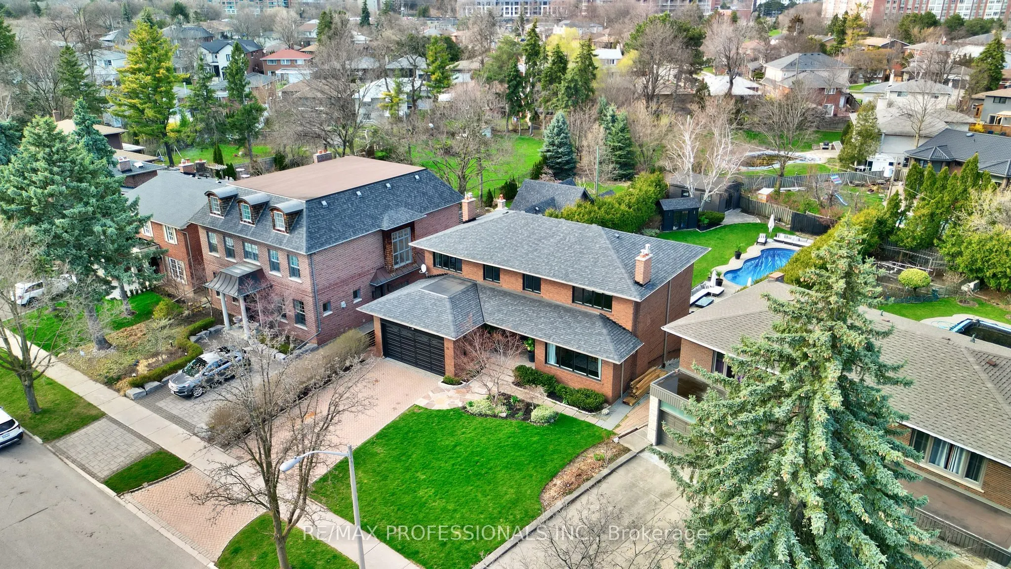 52 Courtsfield Crescent