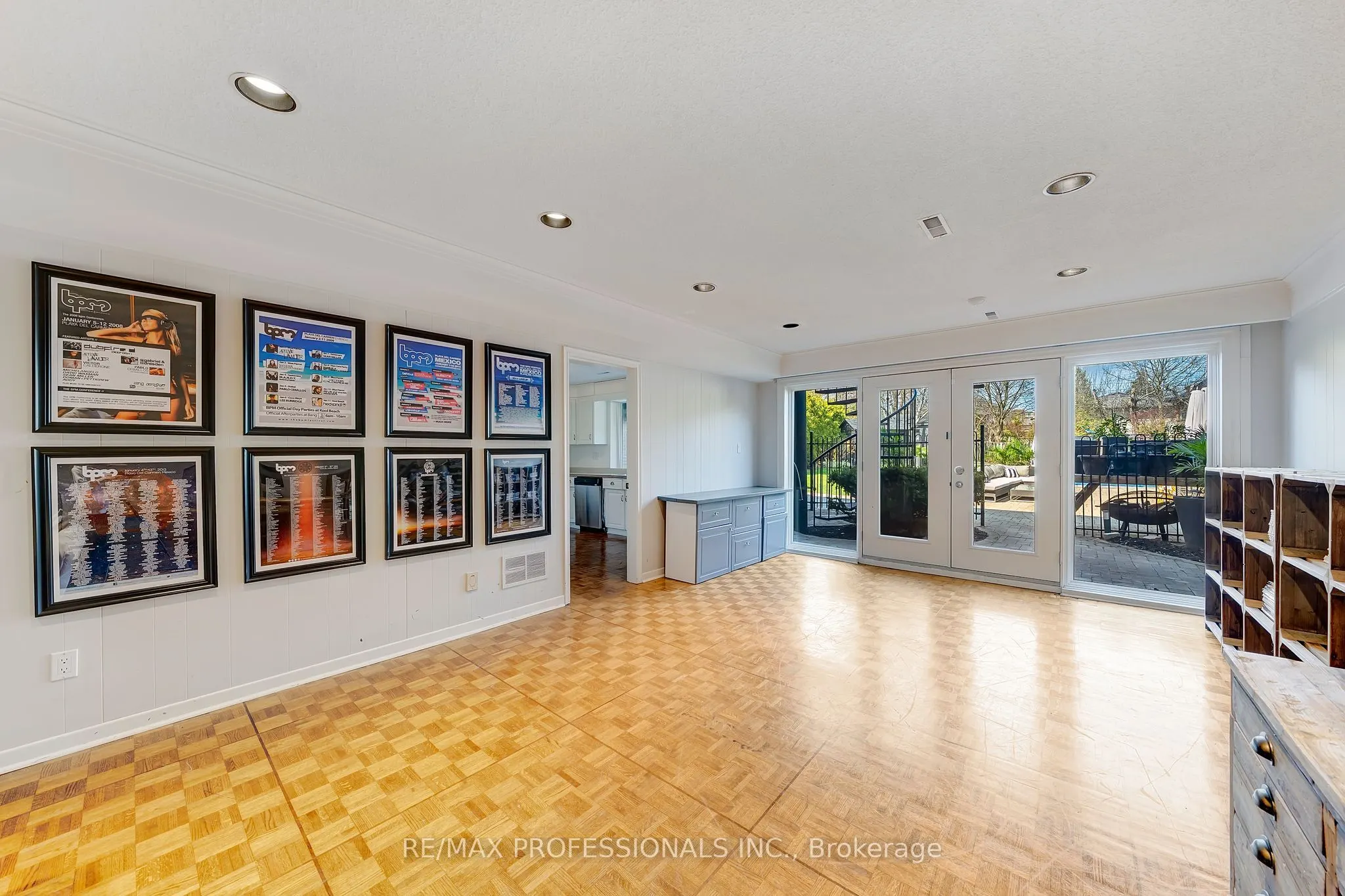 52 Courtsfield Crescent