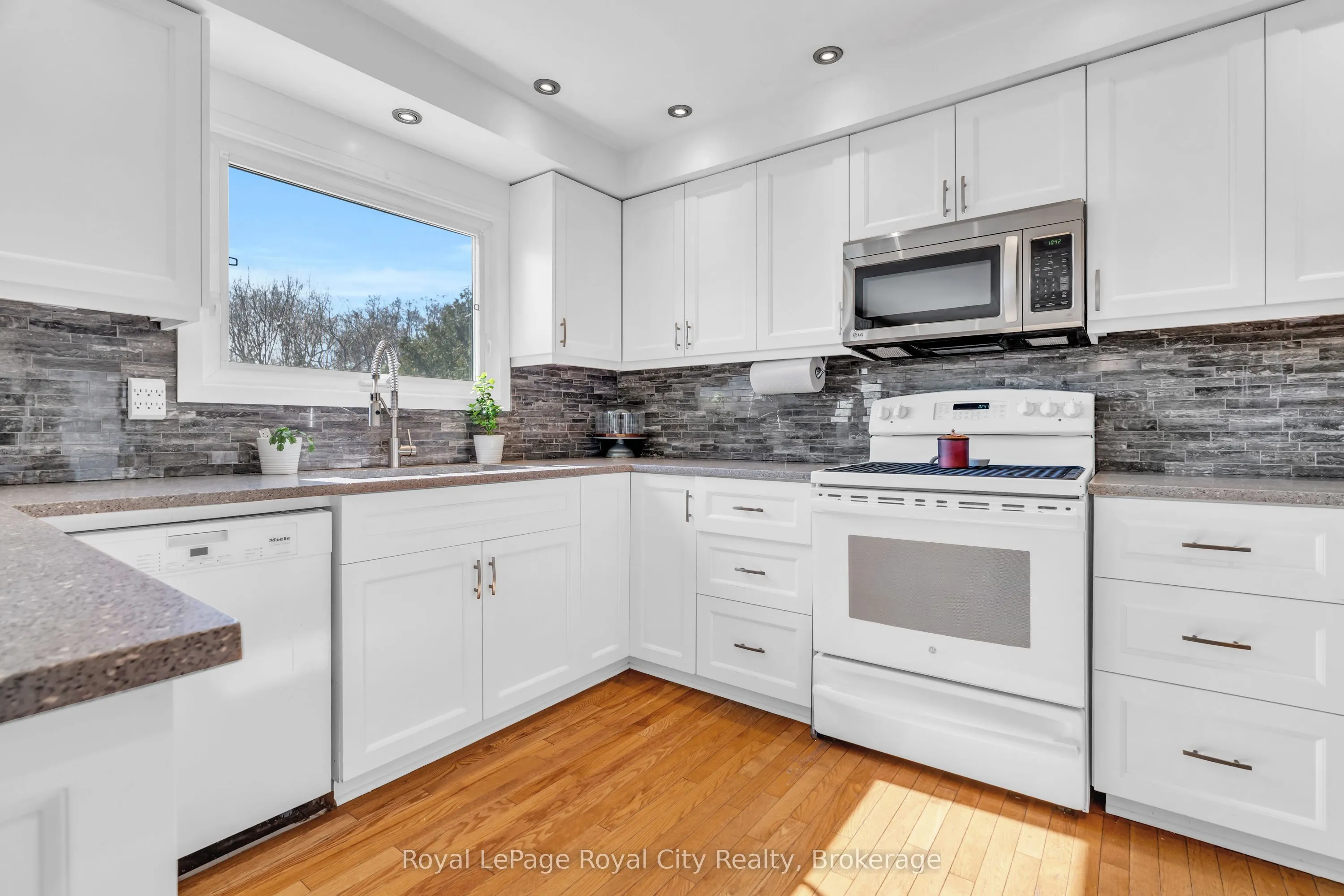 1548 Troika Court