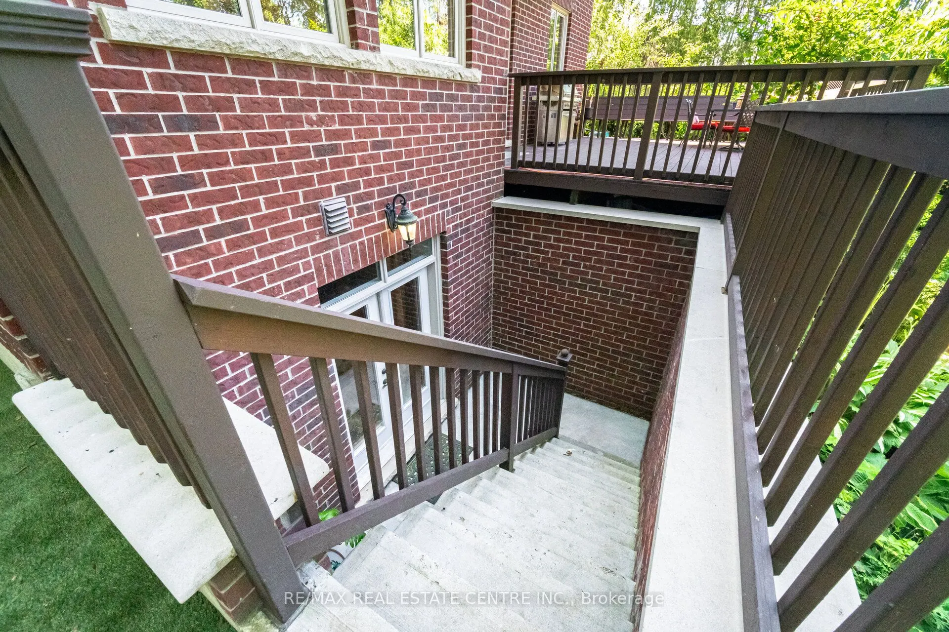275 Martin Street