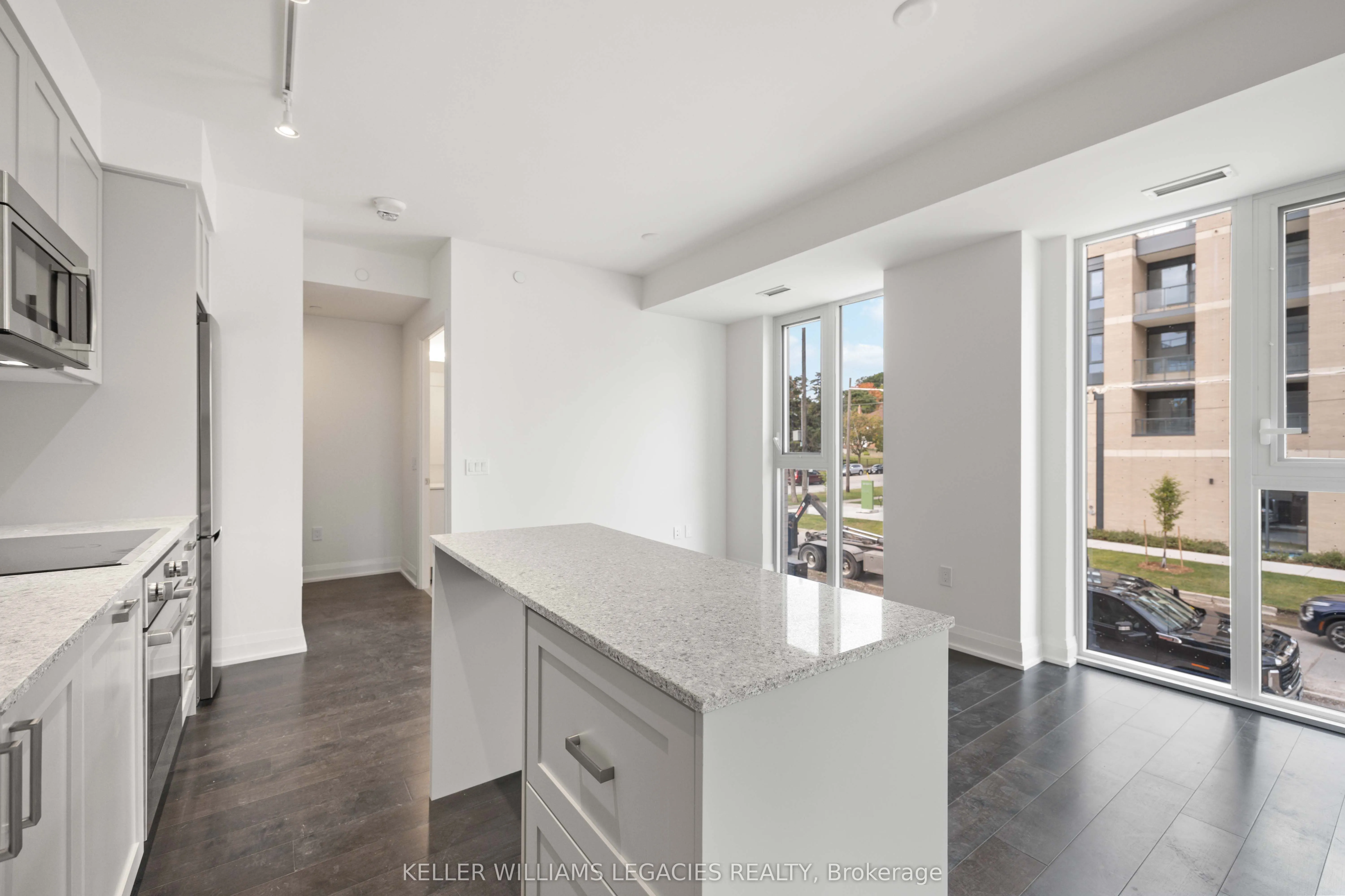 293 The Kingsway, #221