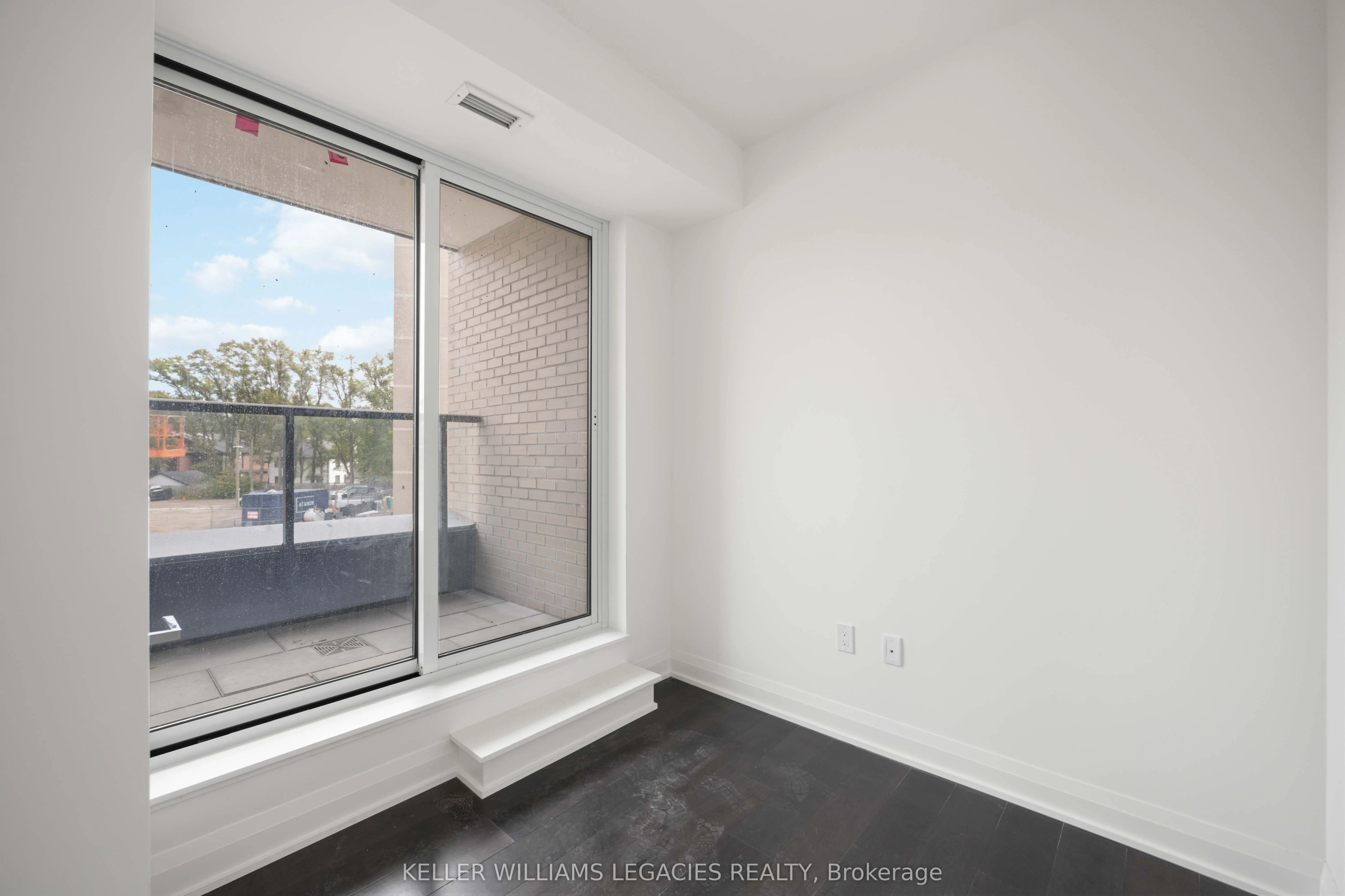 293 The Kingsway, #221