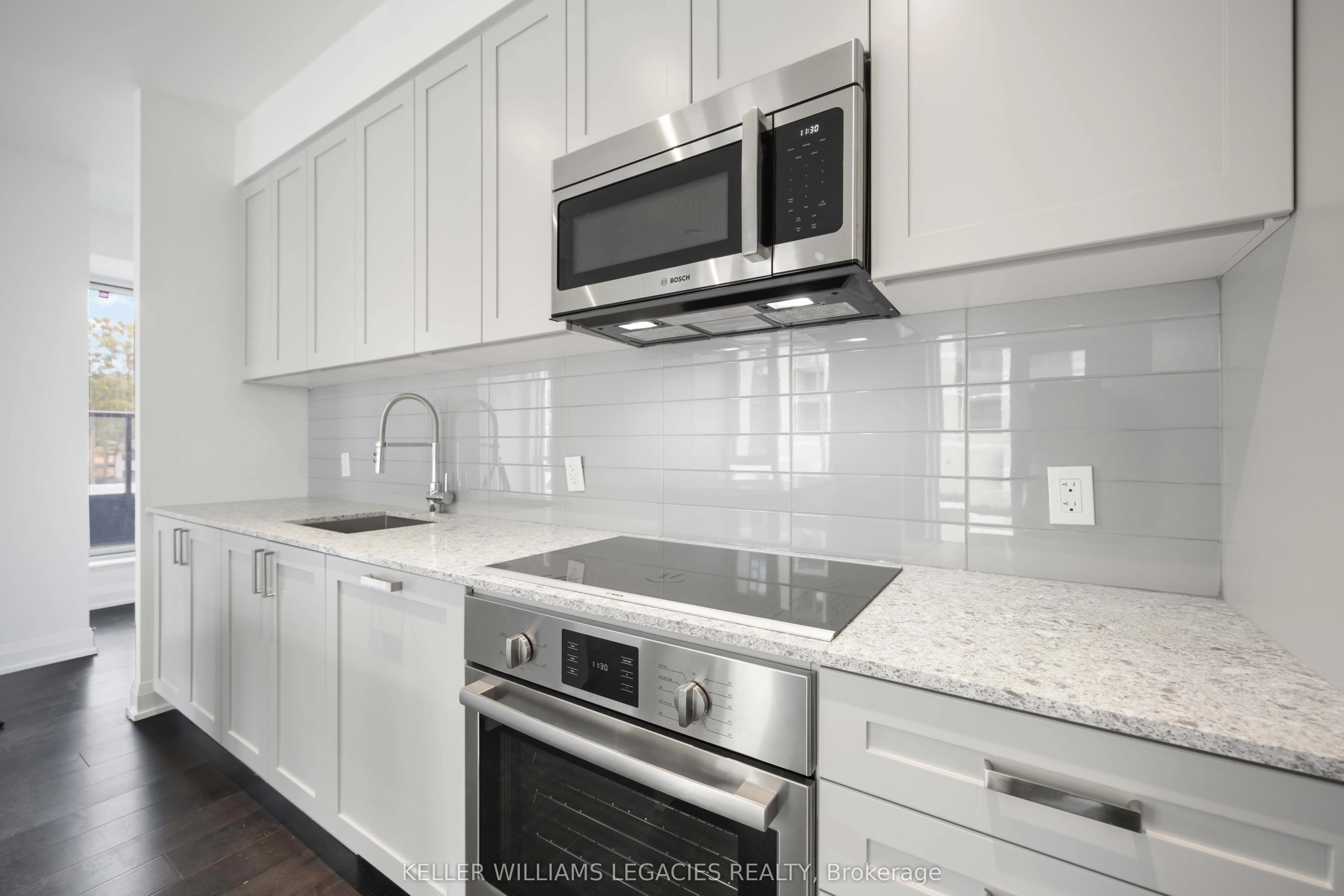 293 The Kingsway, #221