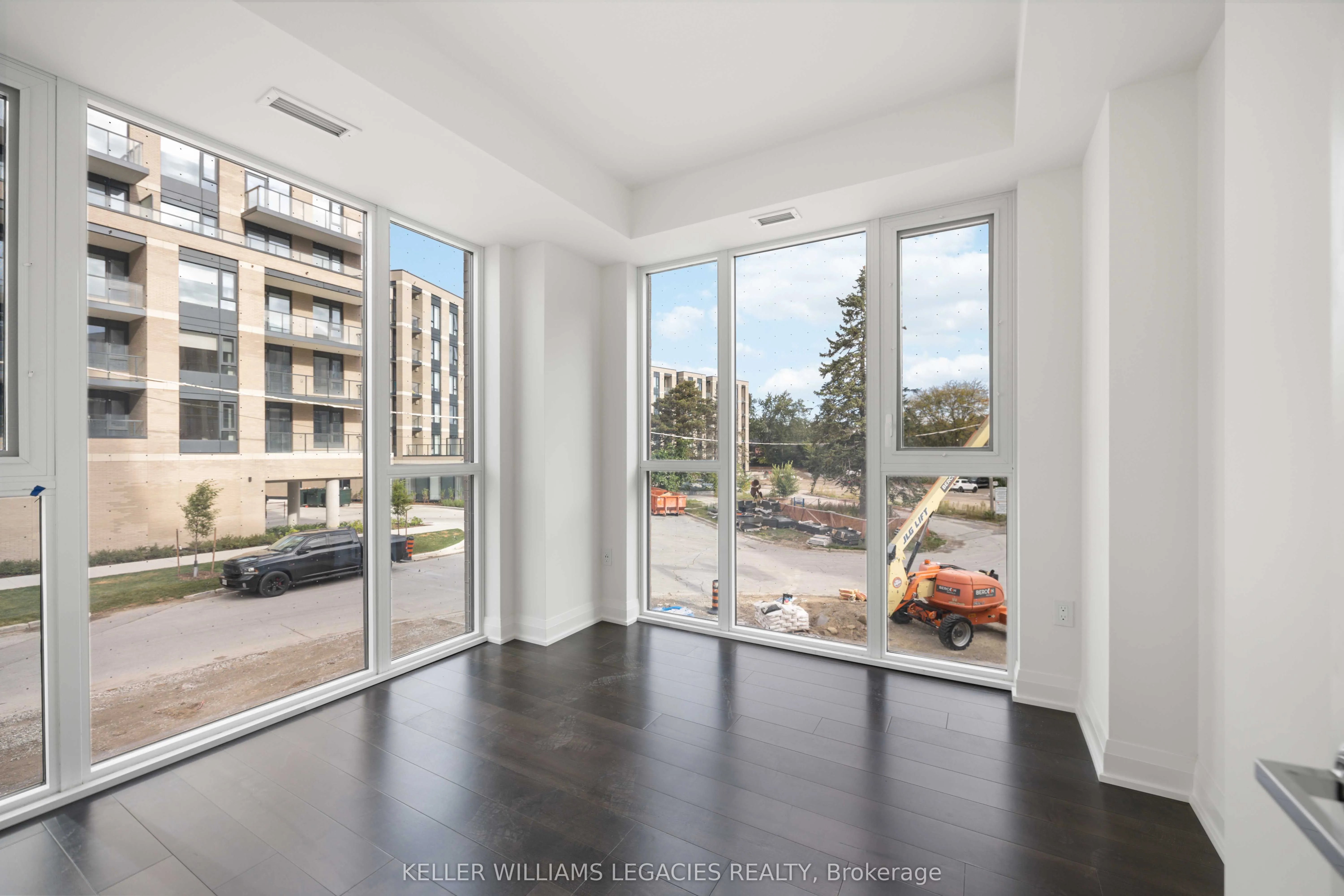 293 The Kingsway, #221