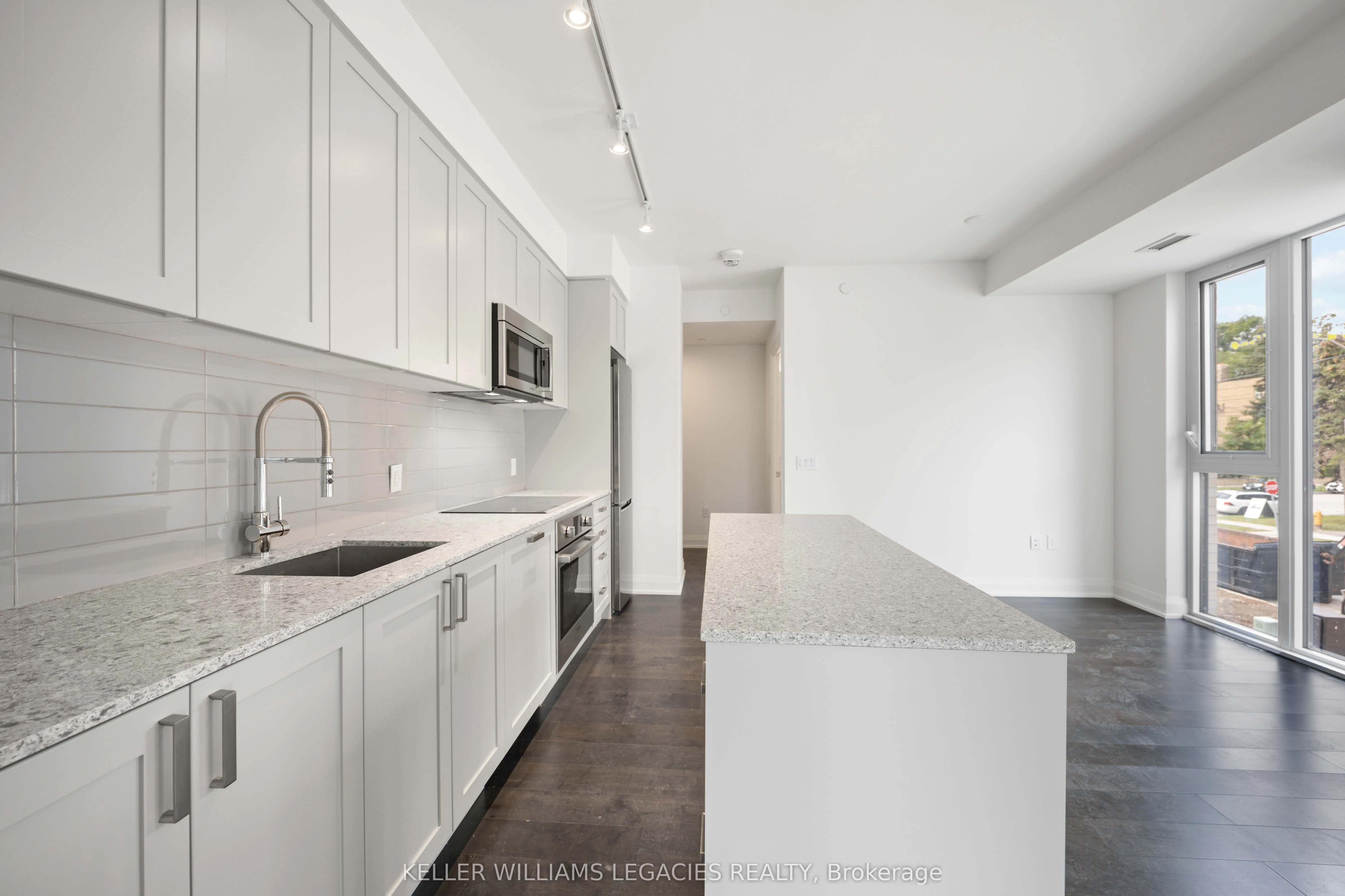 293 The Kingsway, #221
