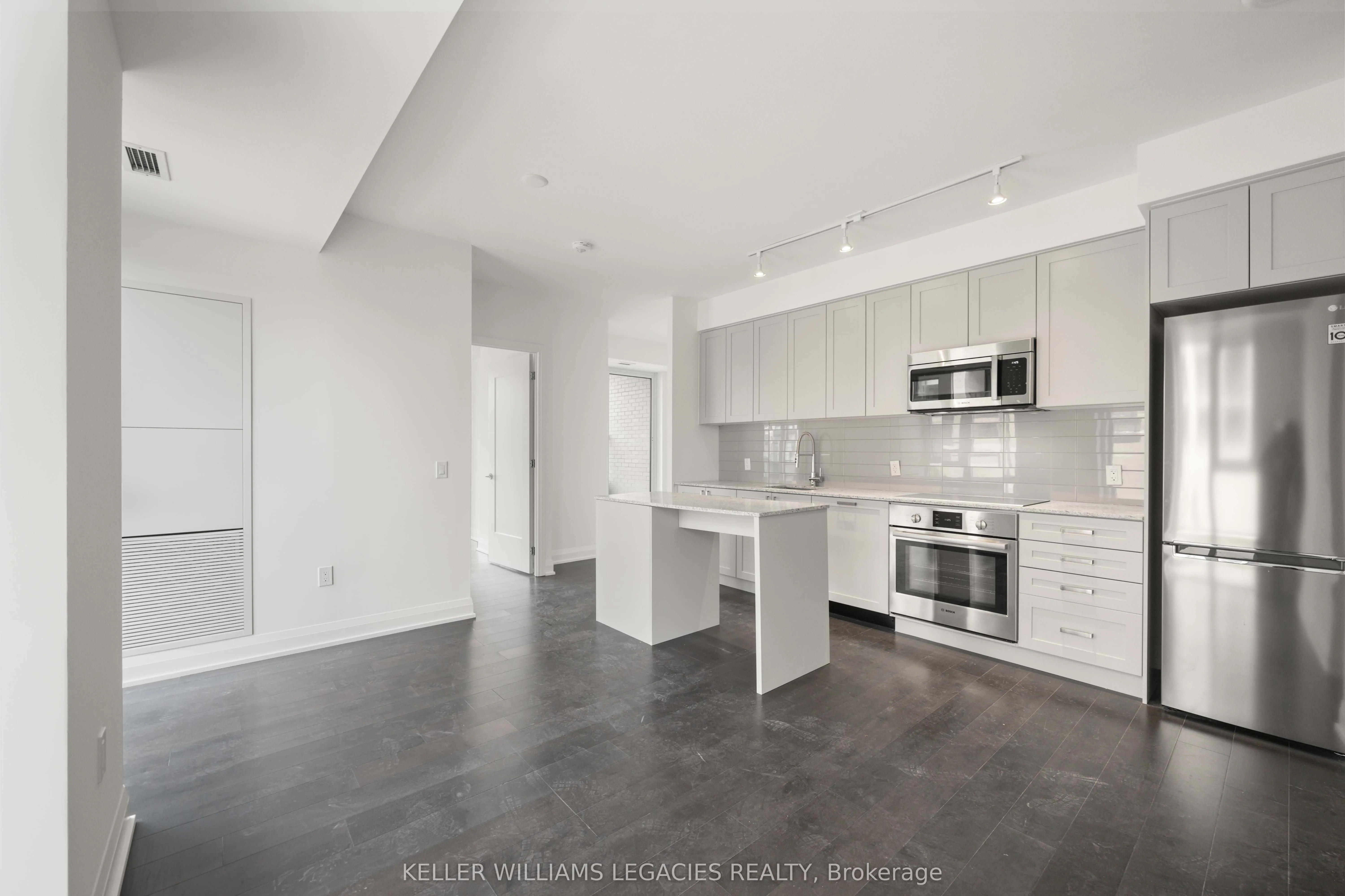 293 The Kingsway, #221