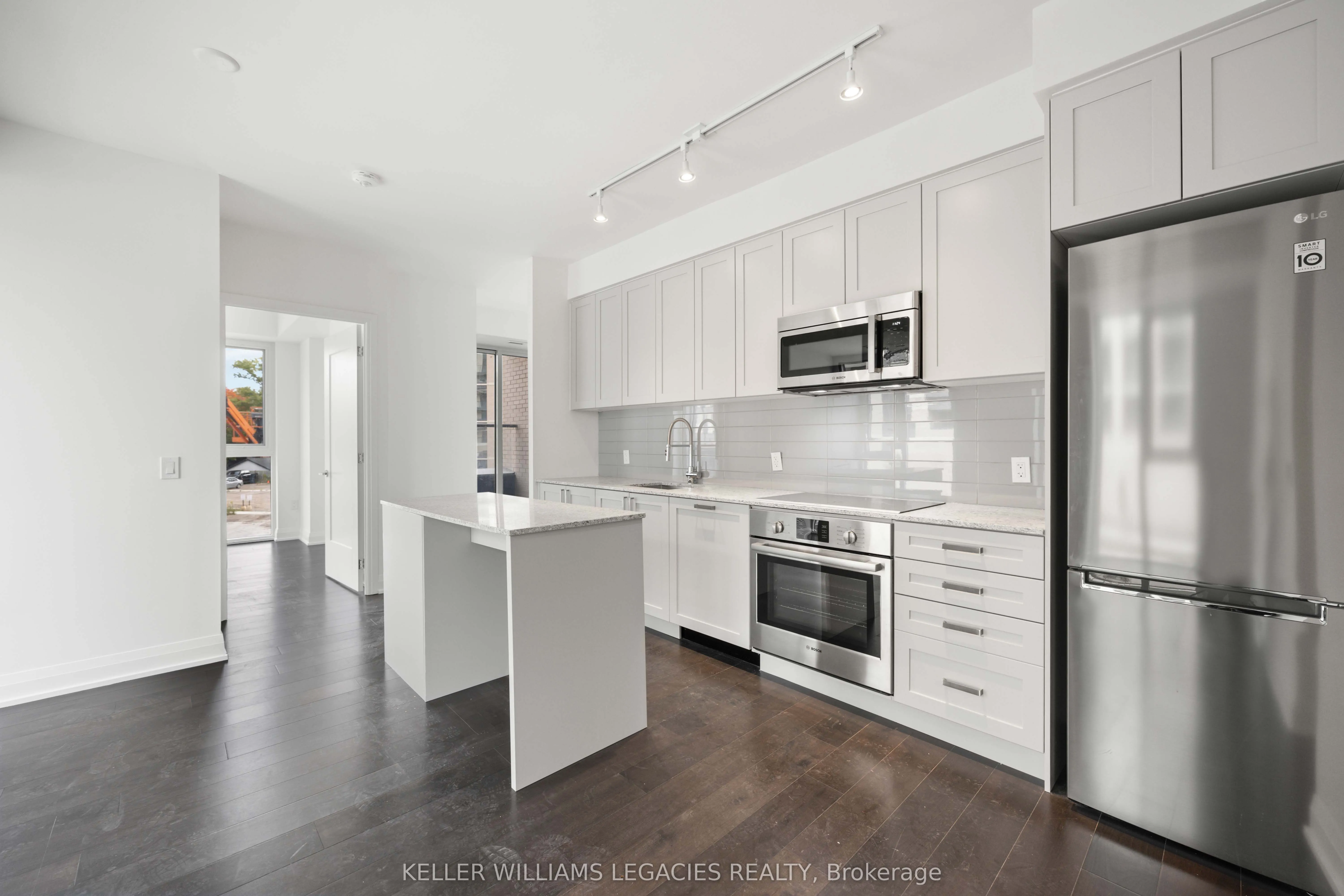 293 The Kingsway, #221