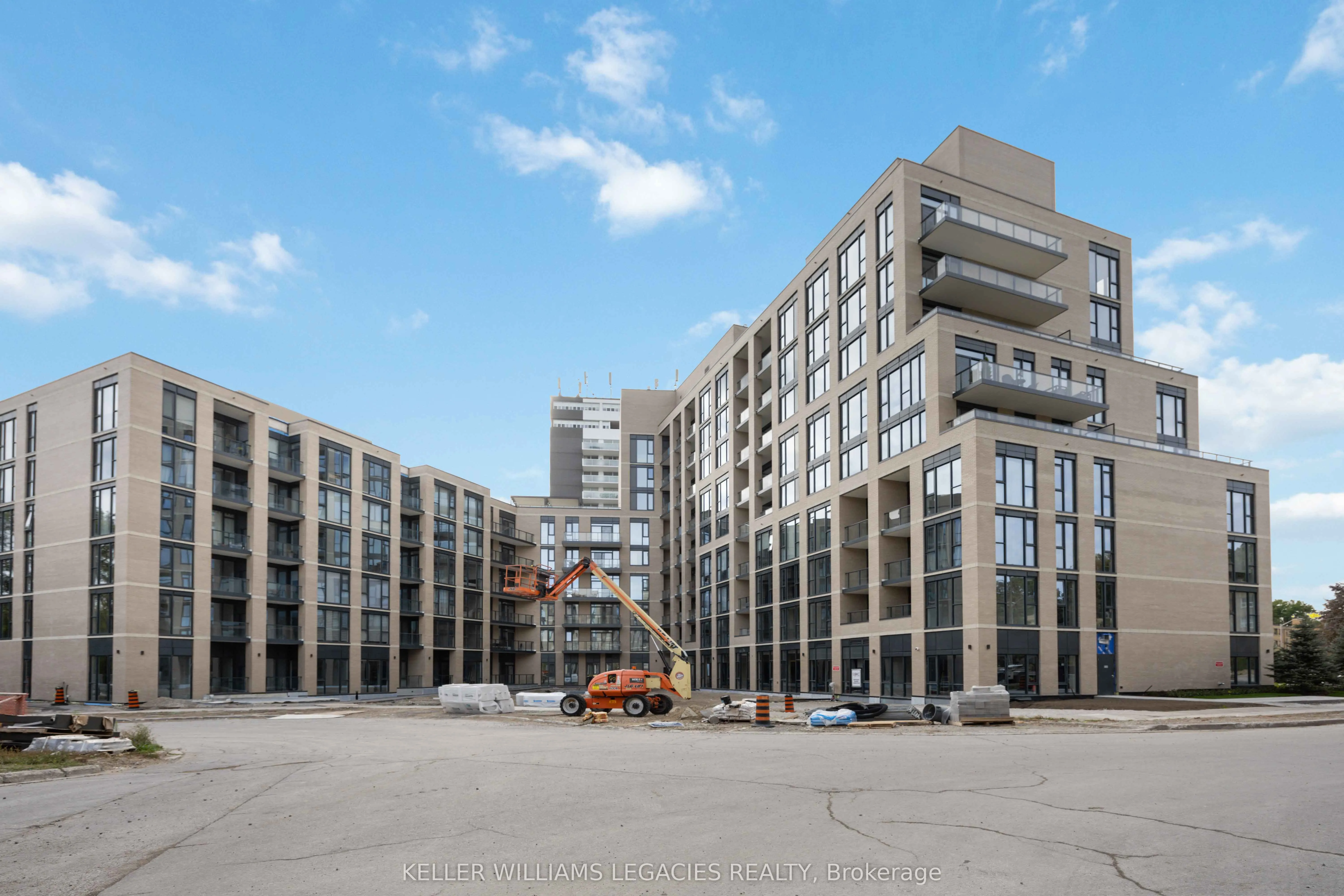 293 The Kingsway, #221