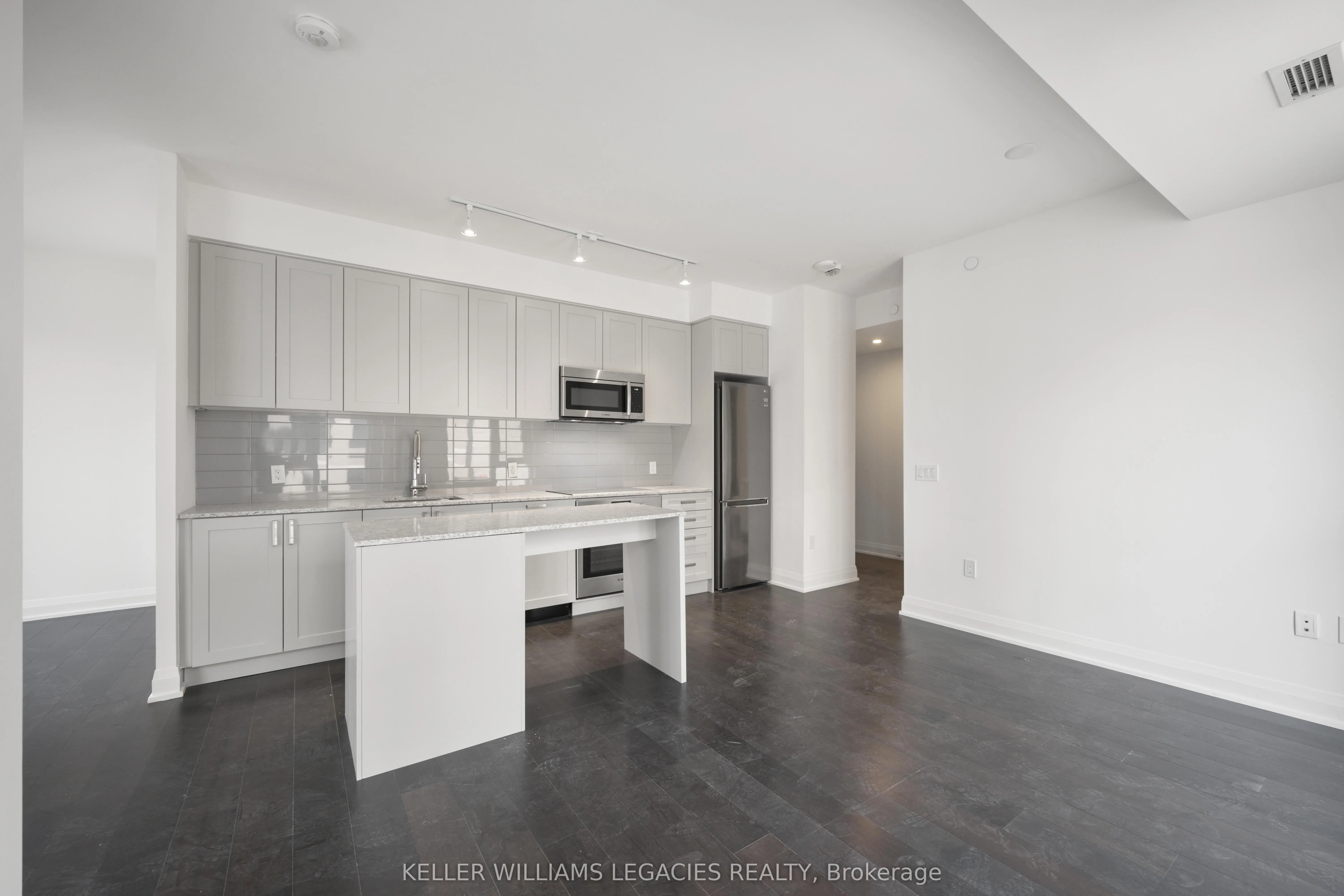 293 The Kingsway, #221
