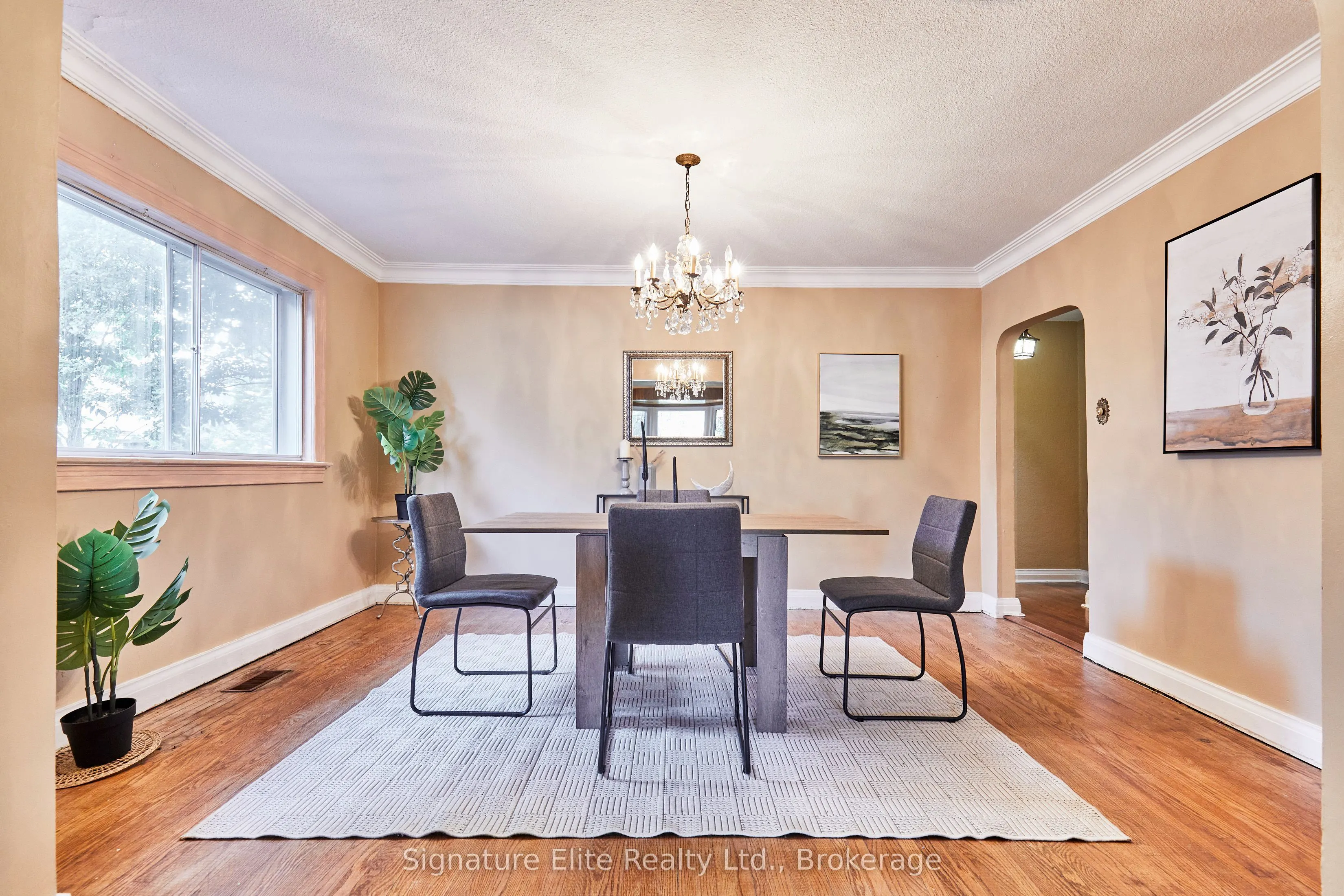 2 Elton Crescent