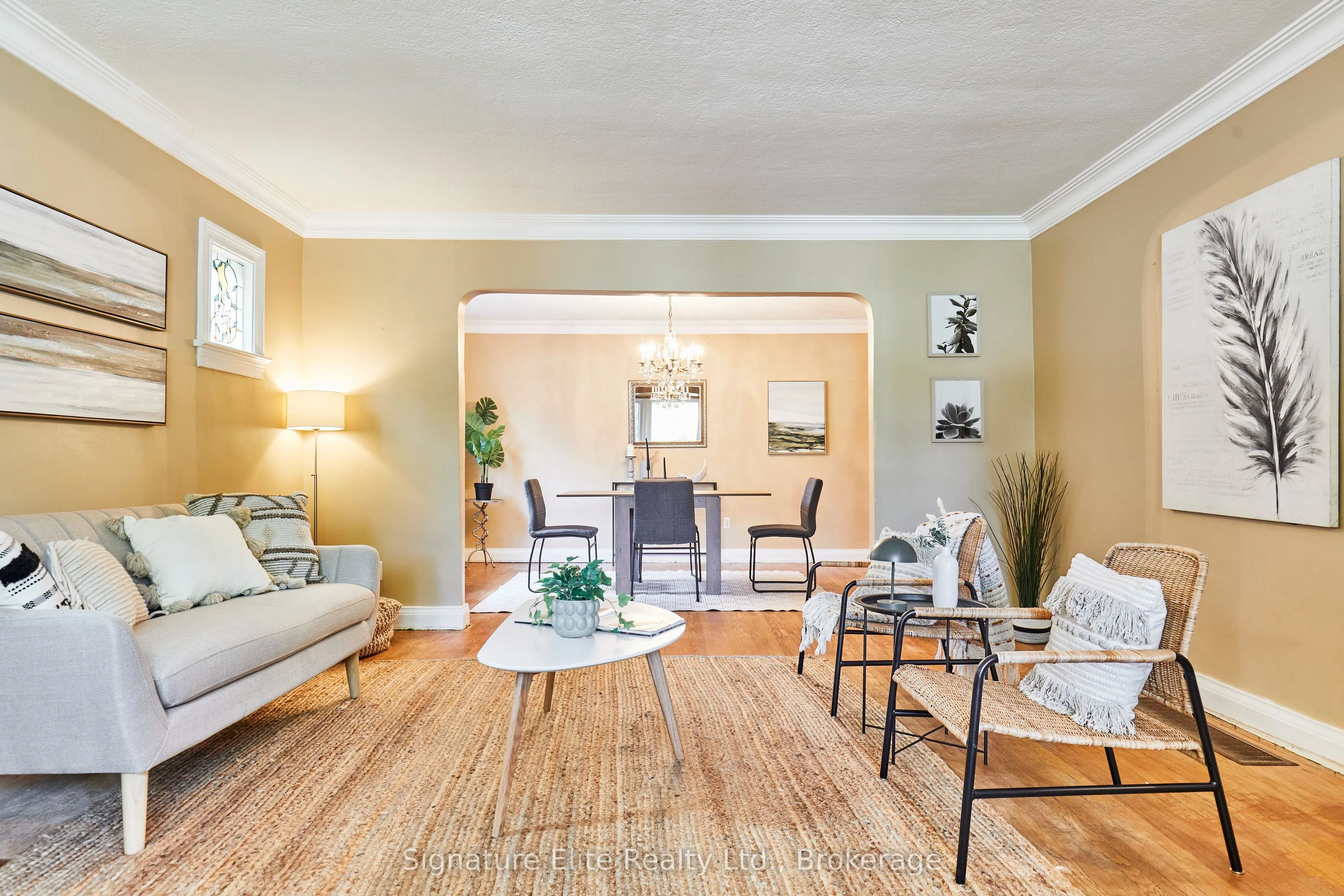 2 Elton Crescent