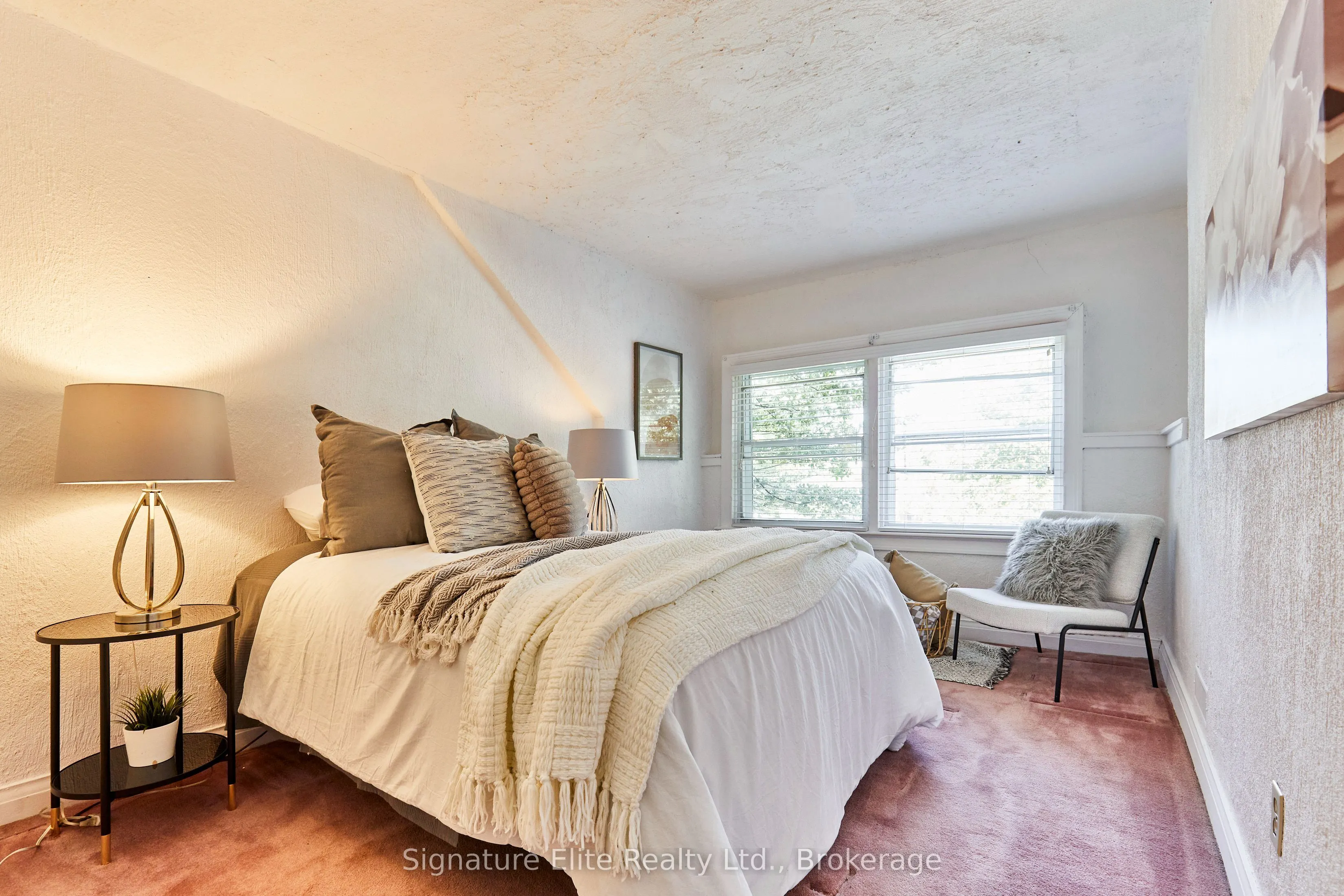2 Elton Crescent