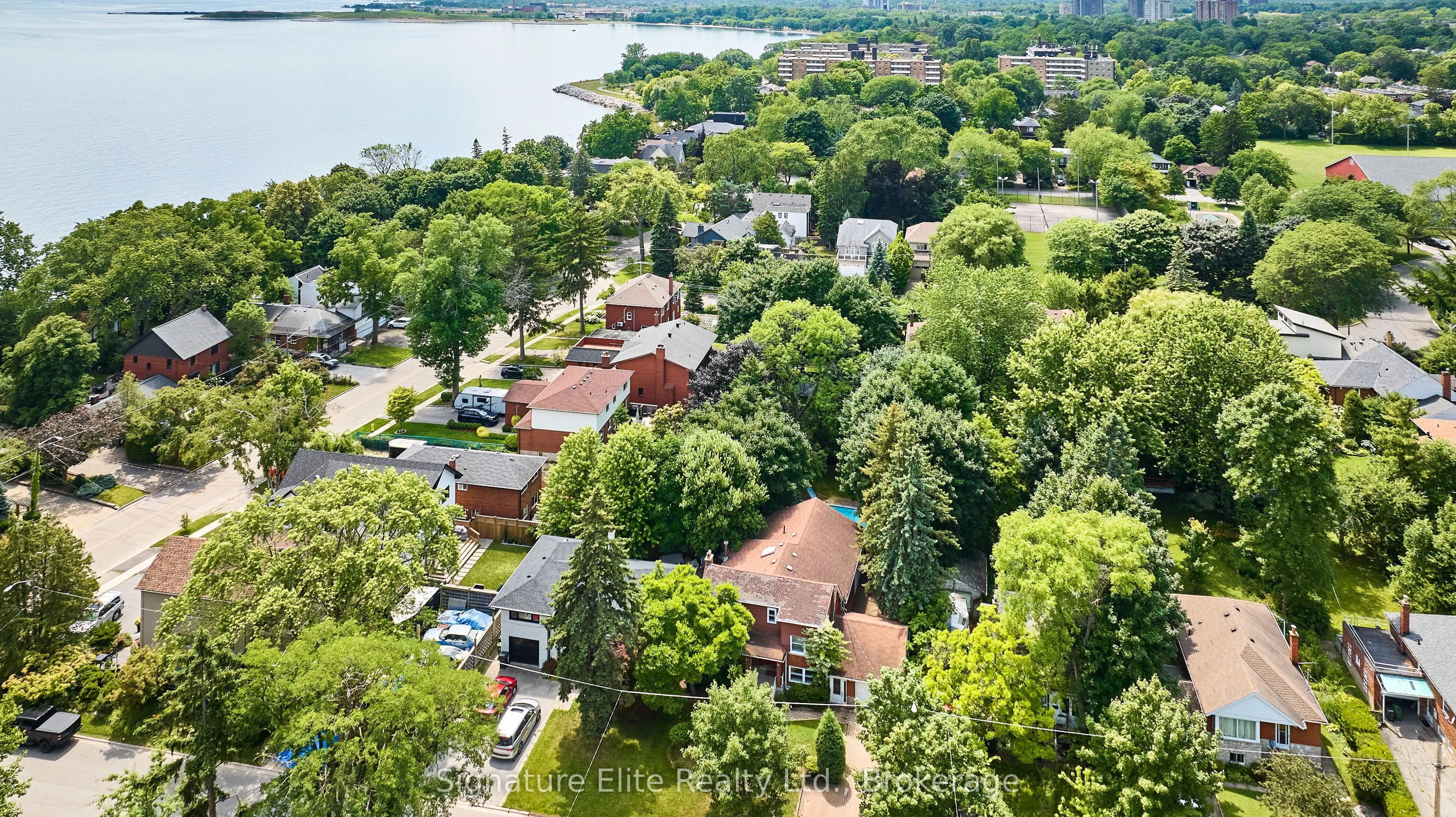 2 Elton Crescent