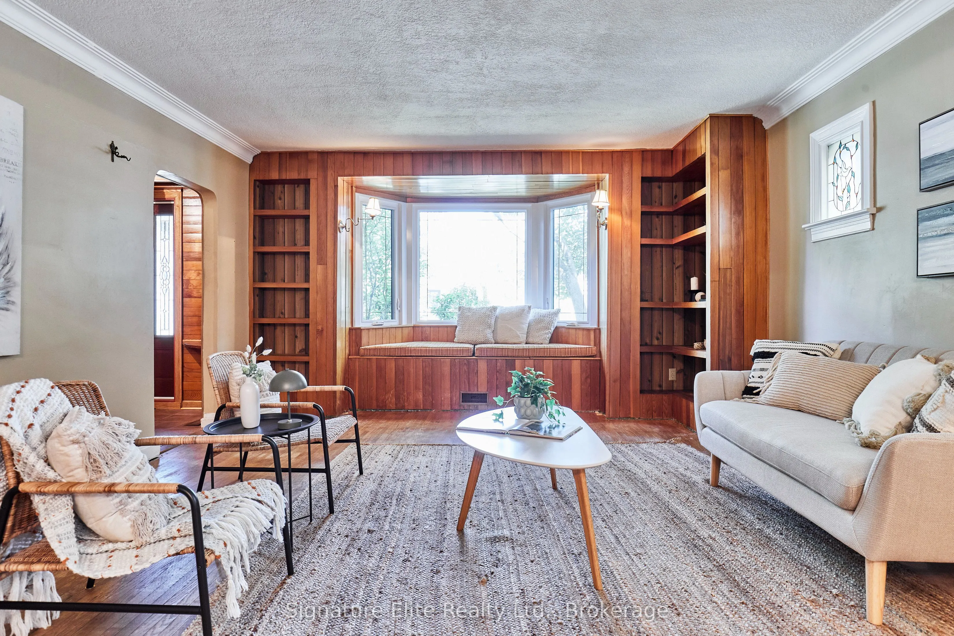 2 Elton Crescent