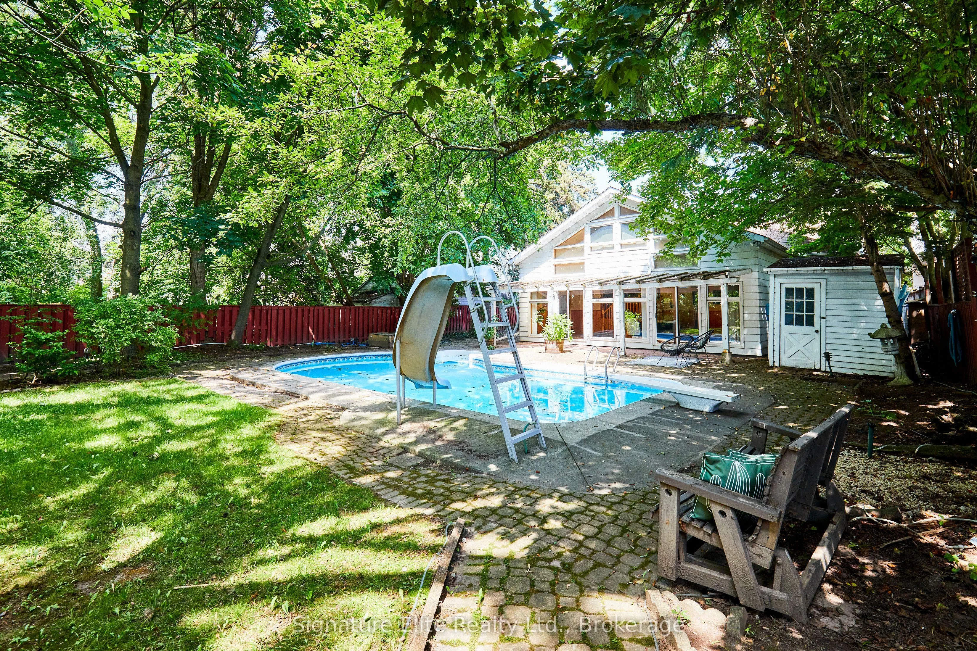 2 Elton Crescent