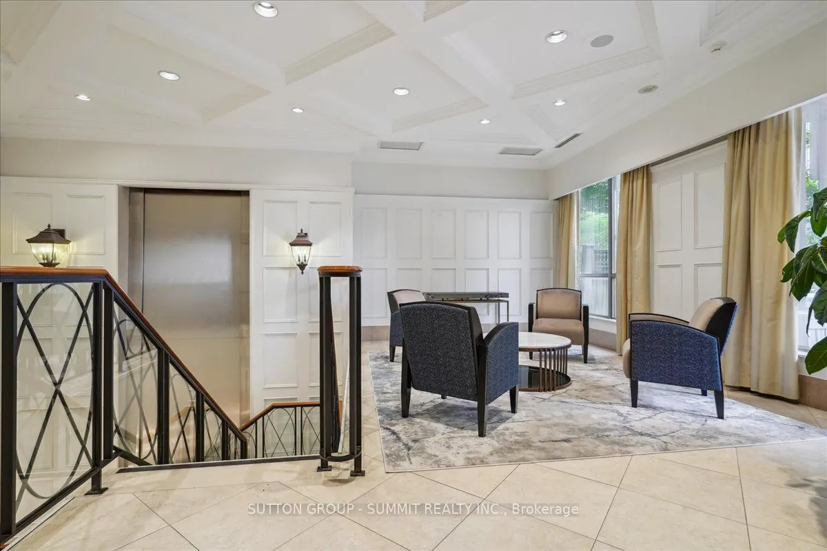5229 Dundas Street W, #511