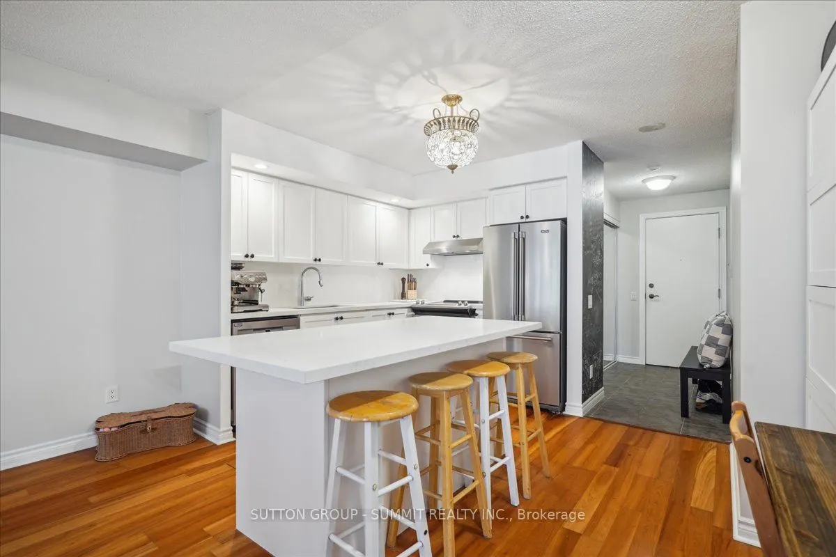 5229 Dundas Street W, #511
