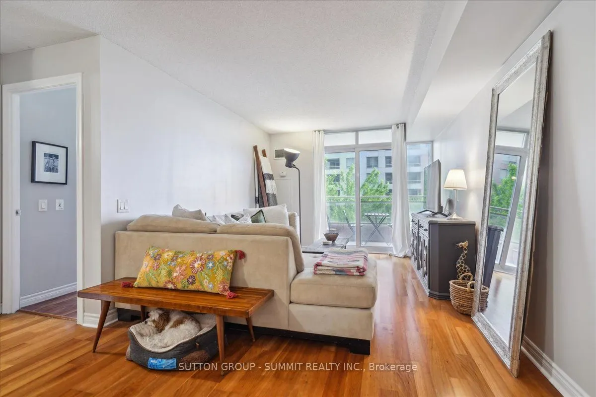 5229 Dundas Street W, #511