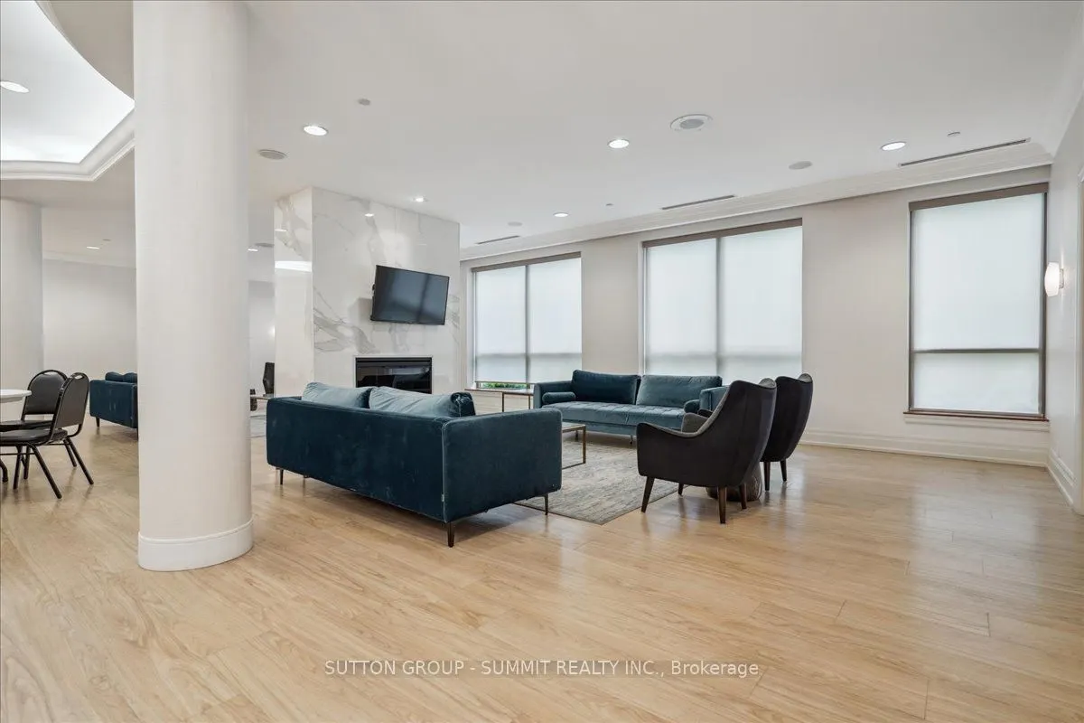 5229 Dundas Street W, #511