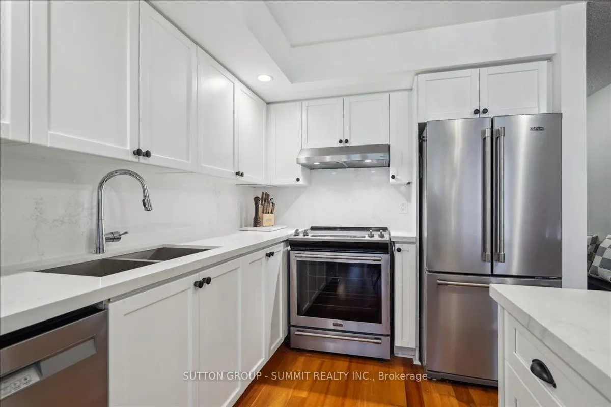 5229 Dundas Street W, #511