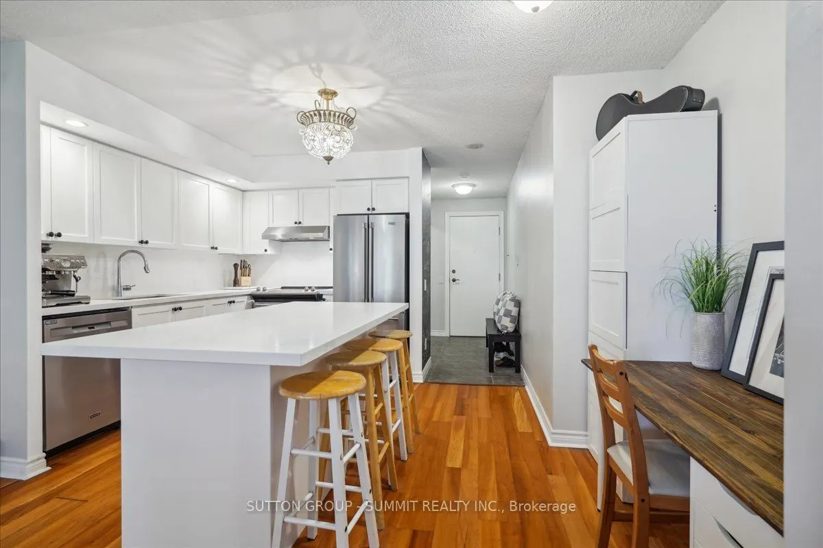 5229 Dundas Street W, #511