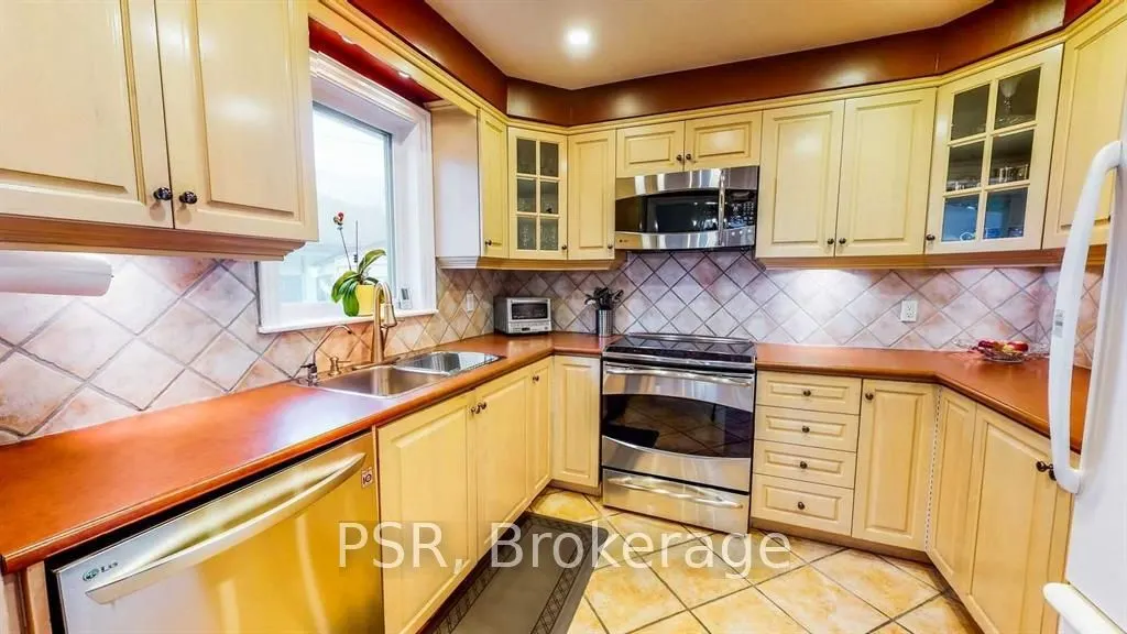 54 George Anderson Drive, #Main