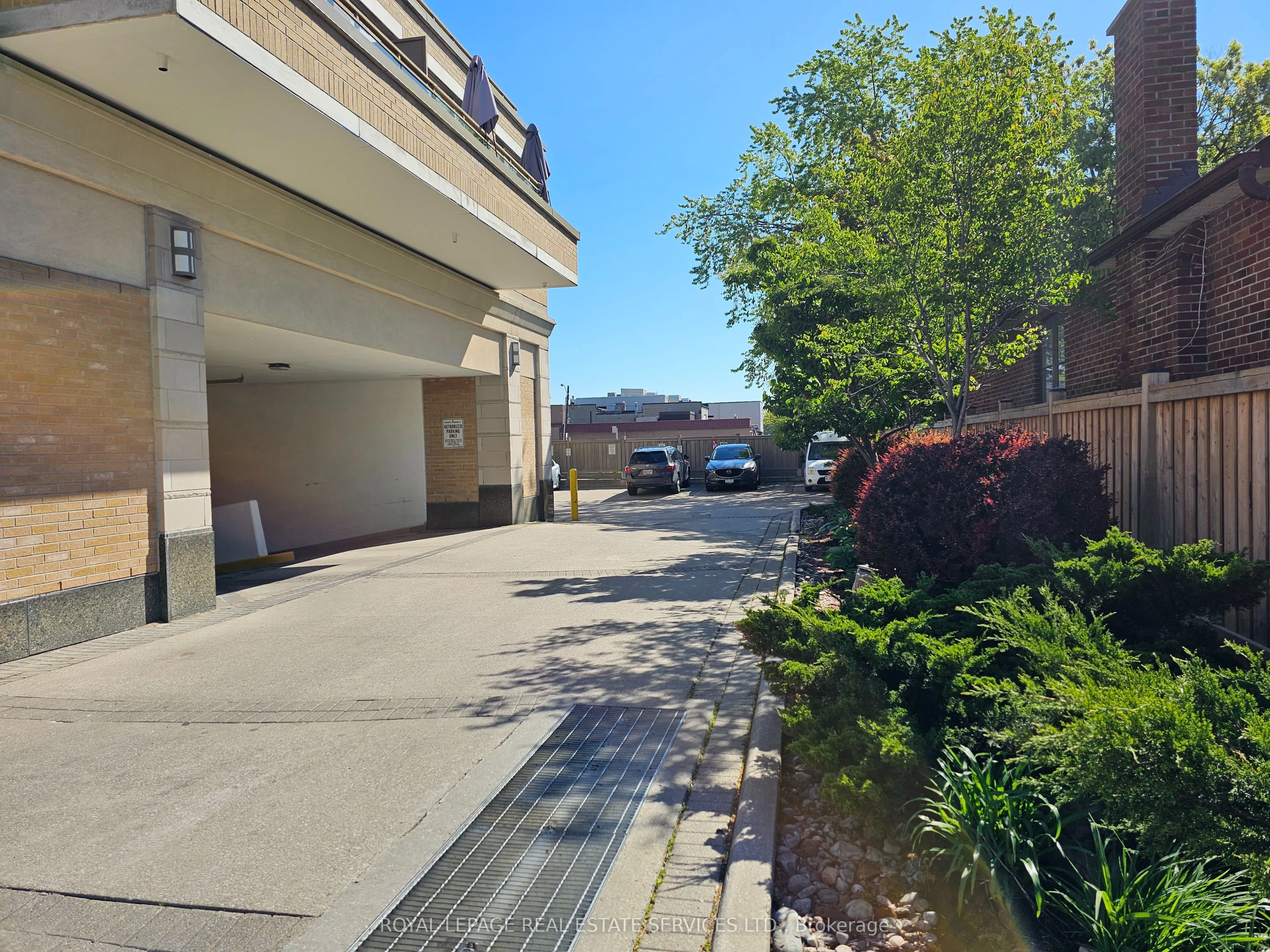 935 Royal York Road, #208