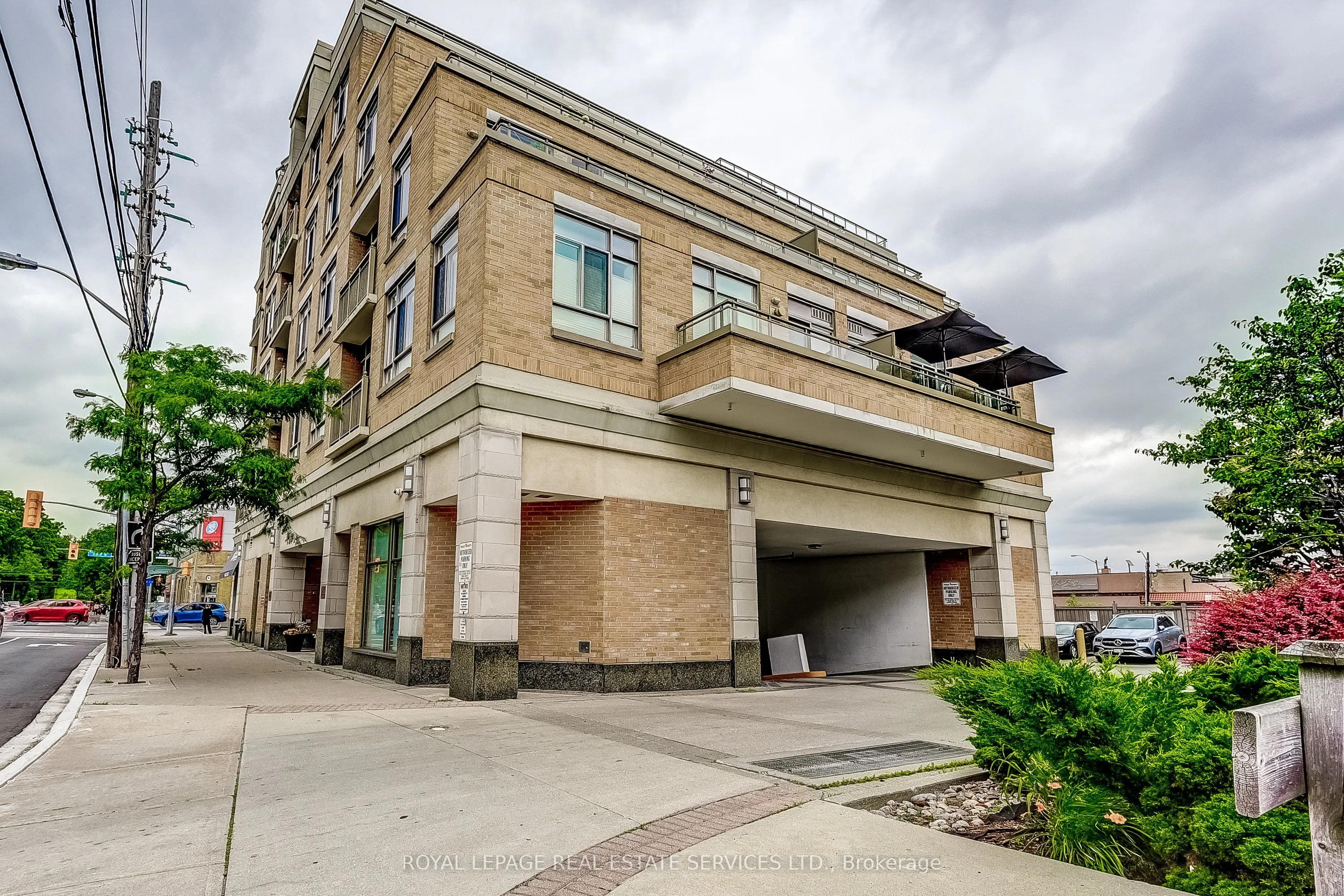 935 Royal York Road, #208