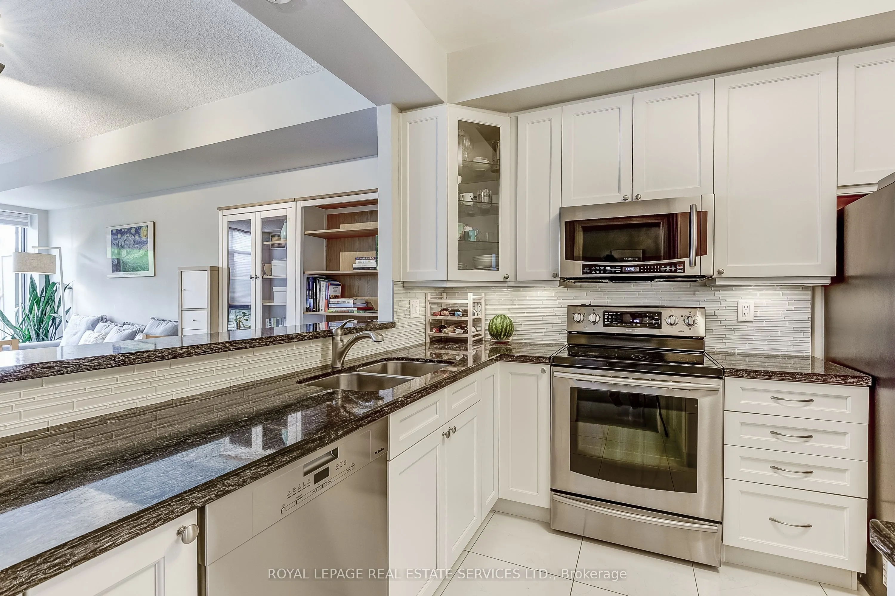 935 Royal York Road, #208