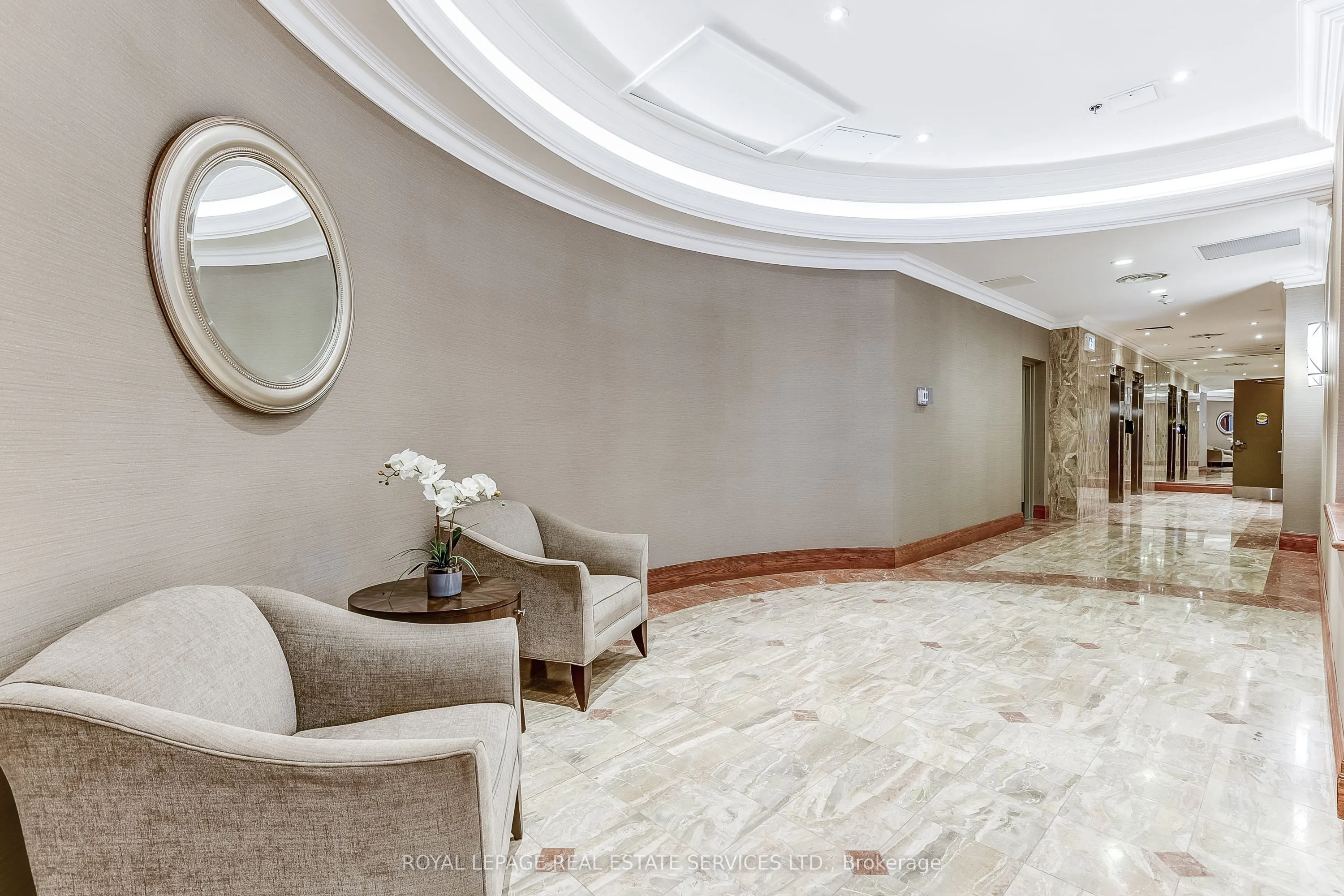 935 Royal York Road, #208