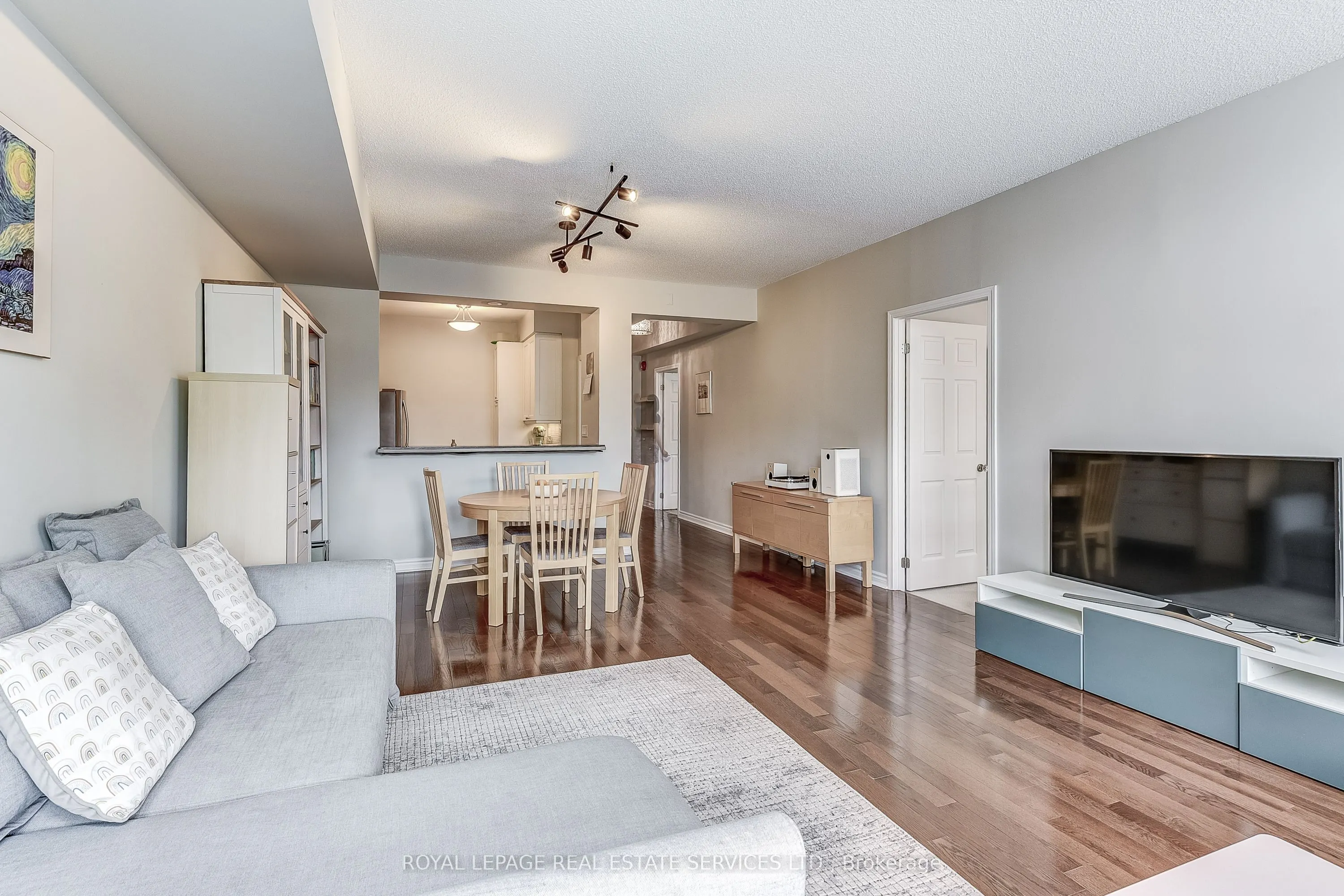 935 Royal York Road, #208