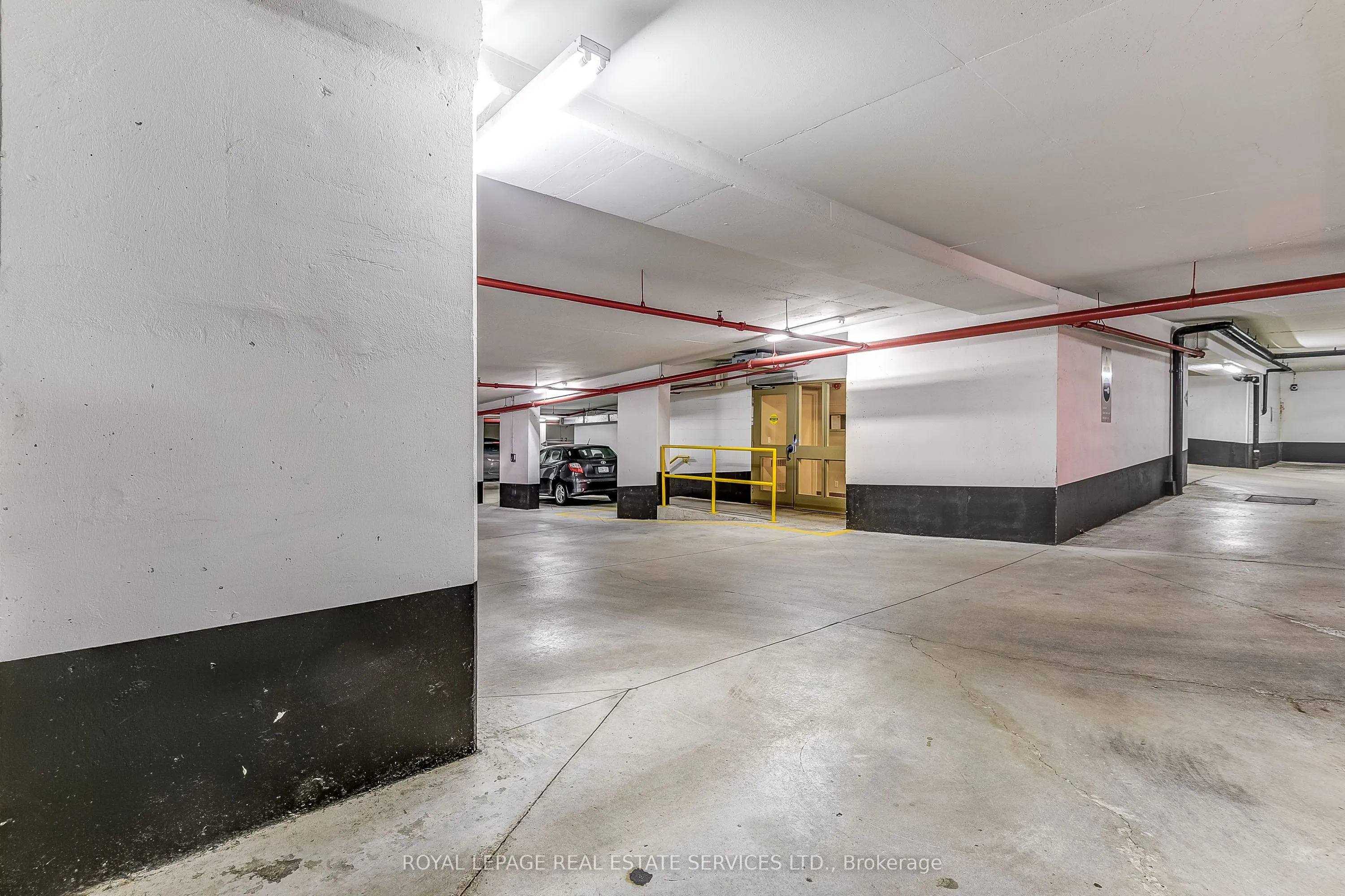 935 Royal York Road, #208